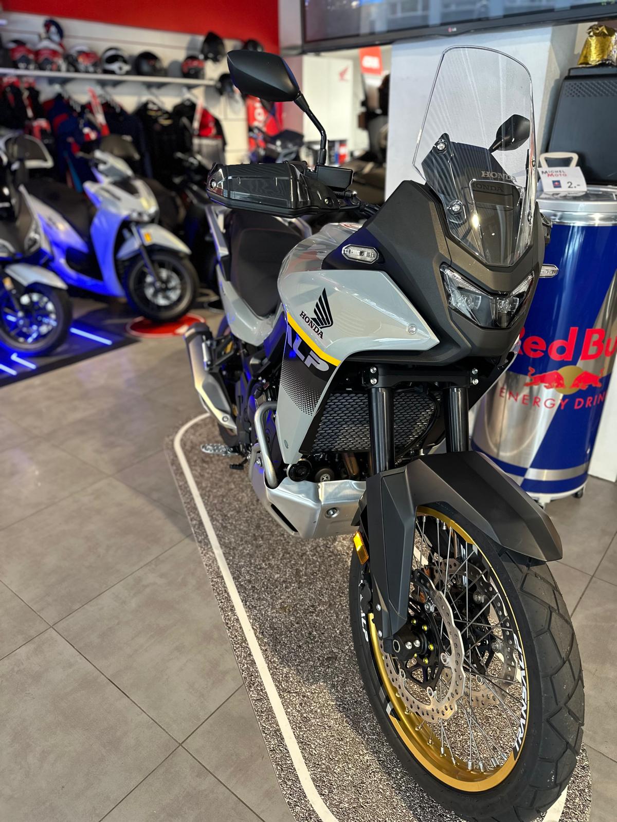 HONDA XL 750-showroom-element-1