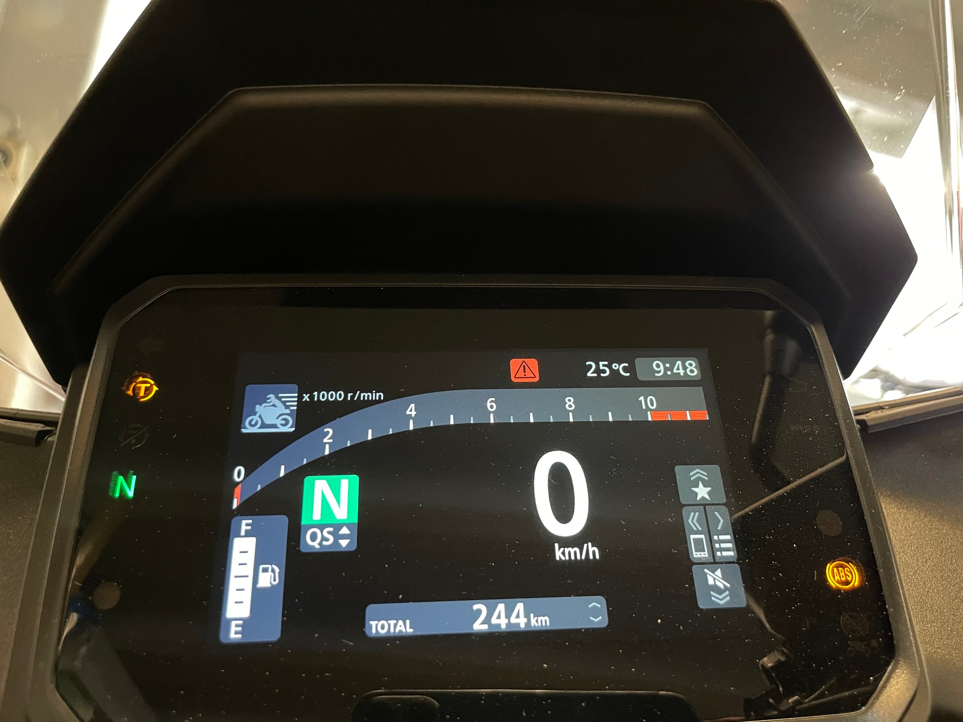 HONDA XL 750-showroom-element-3