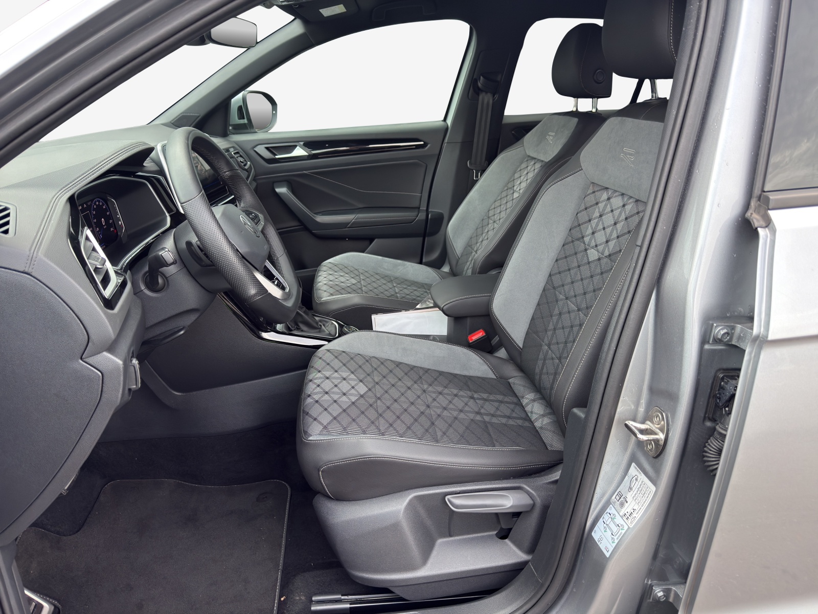 VW T-Roc 2.0 TSI R-Line DSG 4Motion-image-7