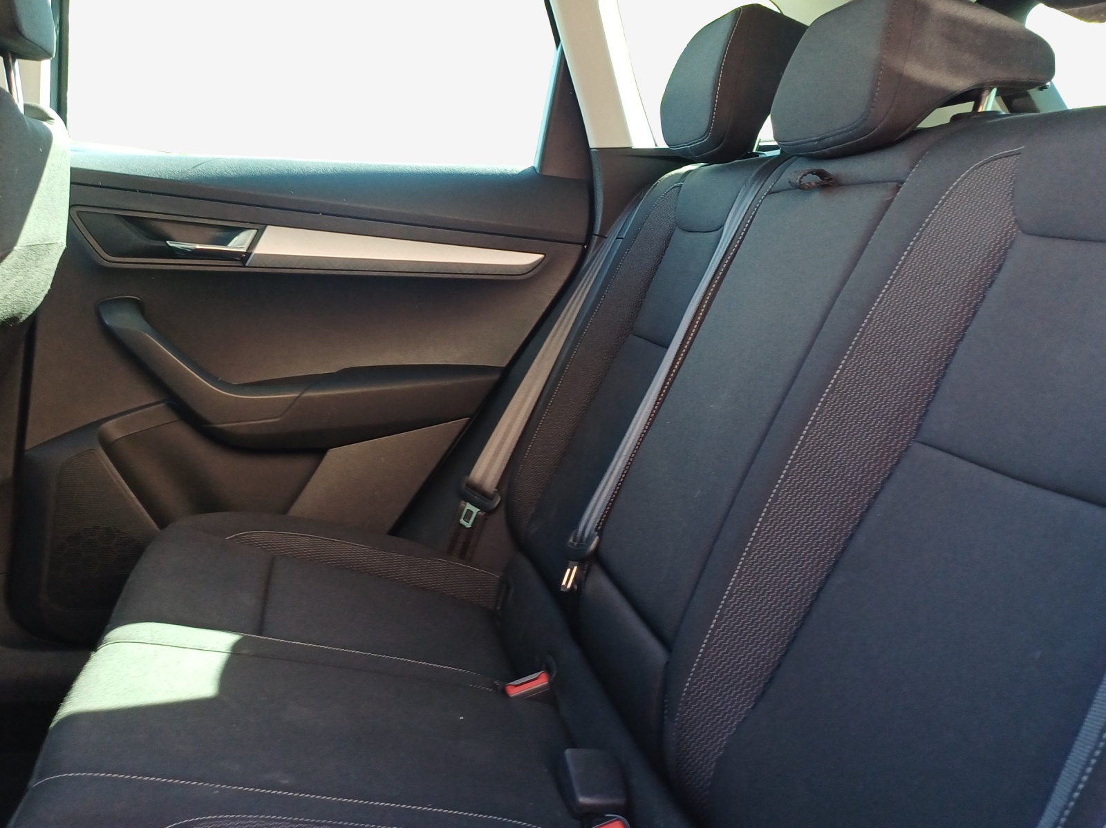 SKODA Karoq 1.0 TSI Ambition-image-11