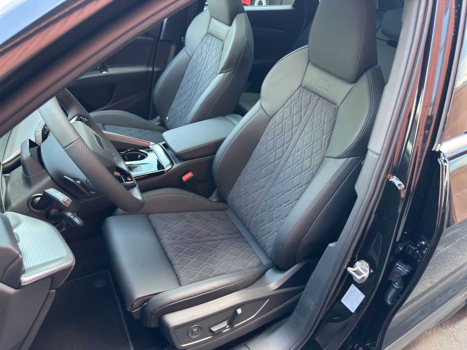 AUDI Q5 TDI quattro 150 kW S-tronic-image-11