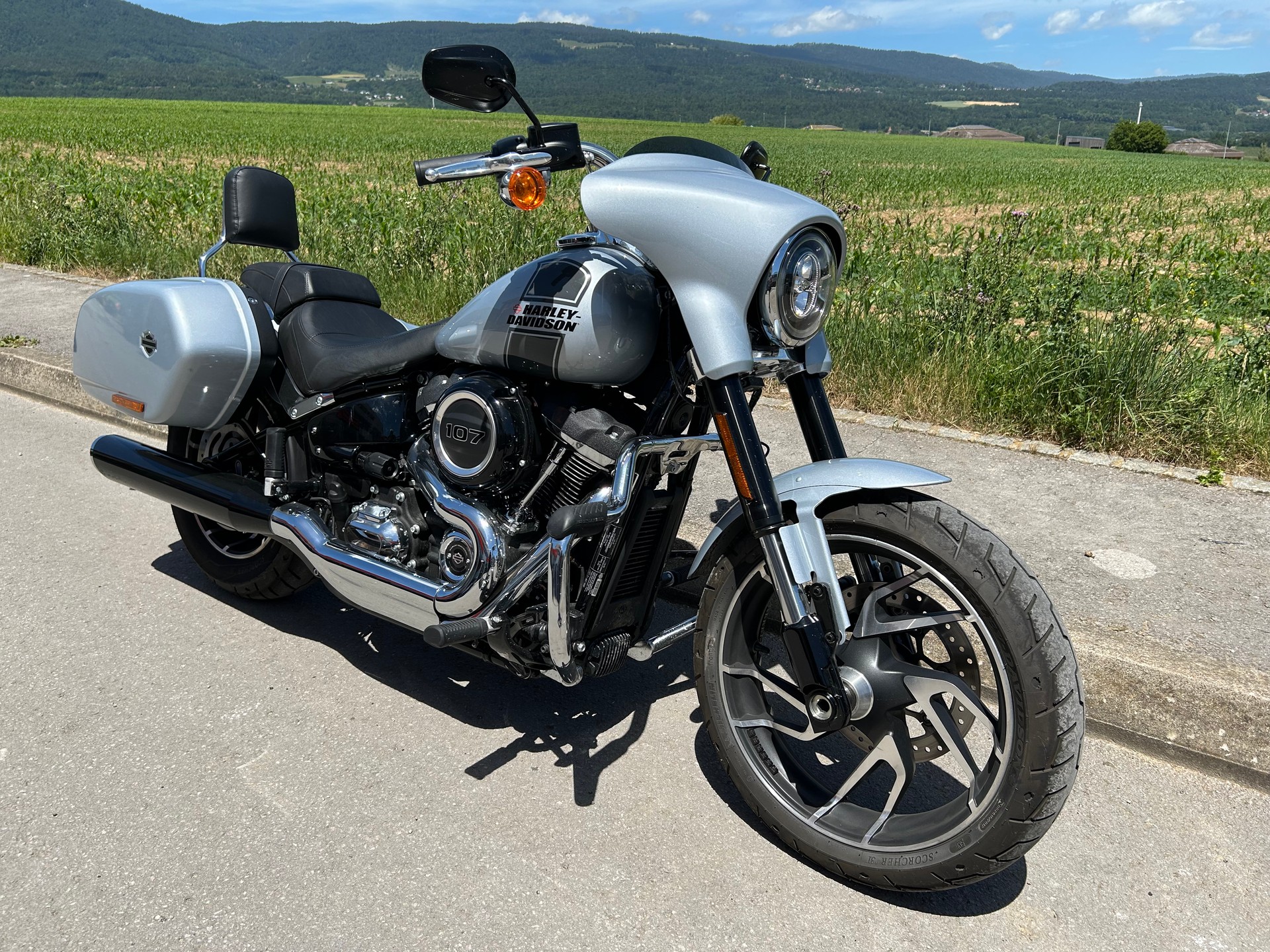 HARLEY-DAVIDSON FLSB Sport Glide Deluxe 107