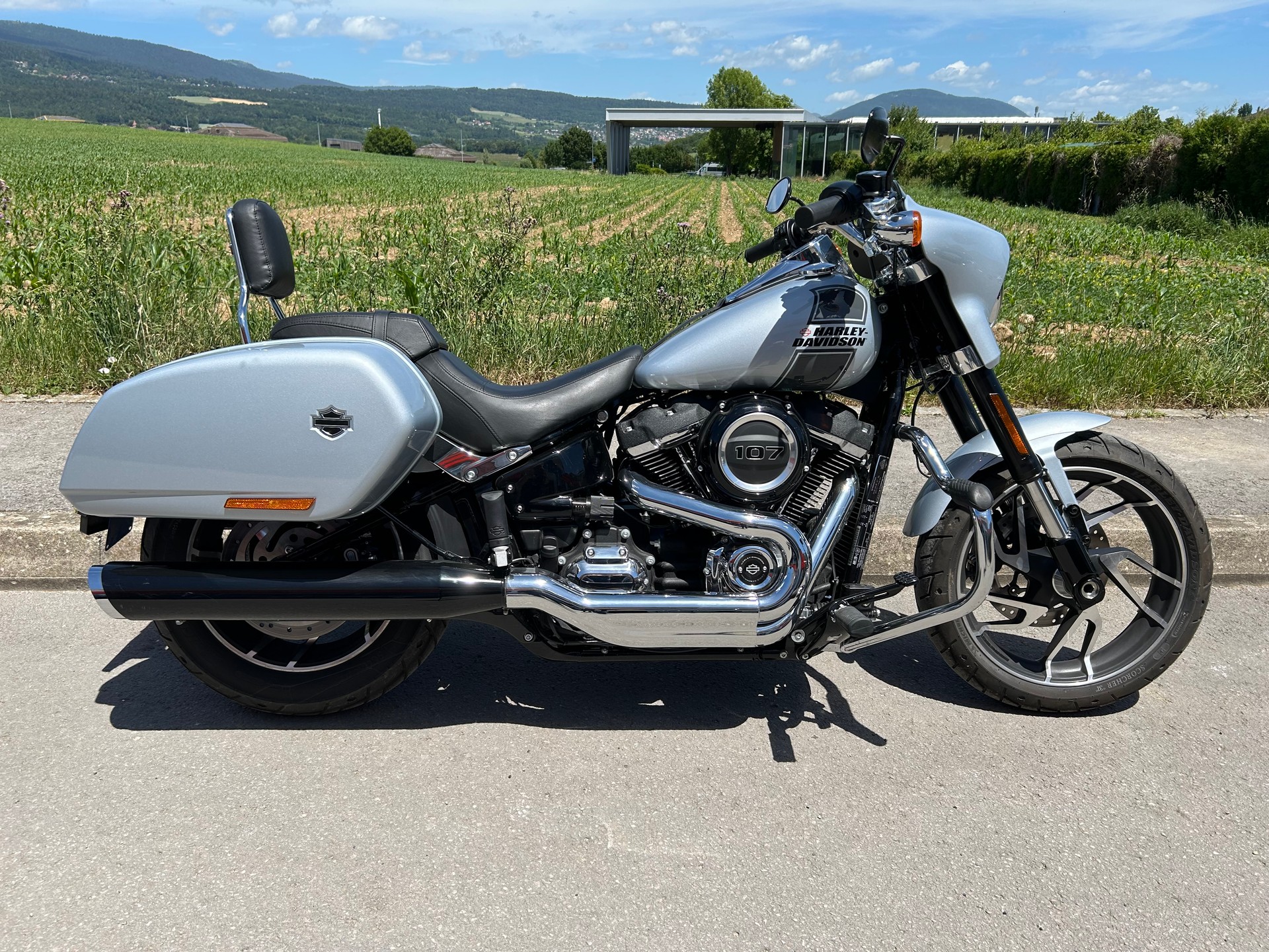 HARLEY-DAVIDSON FLSB Sport Glide Deluxe 107-image-1
