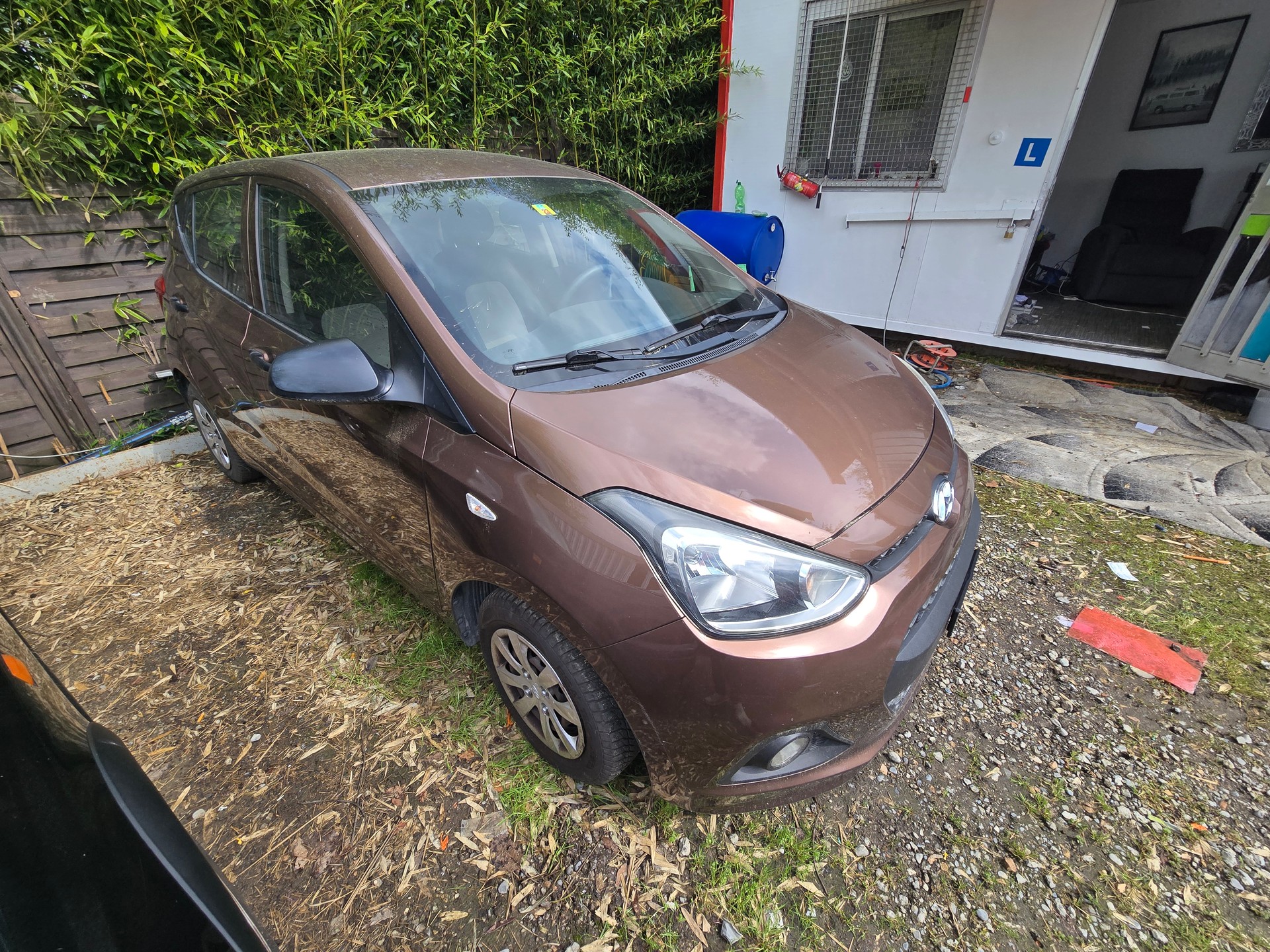HYUNDAI i10-image-0