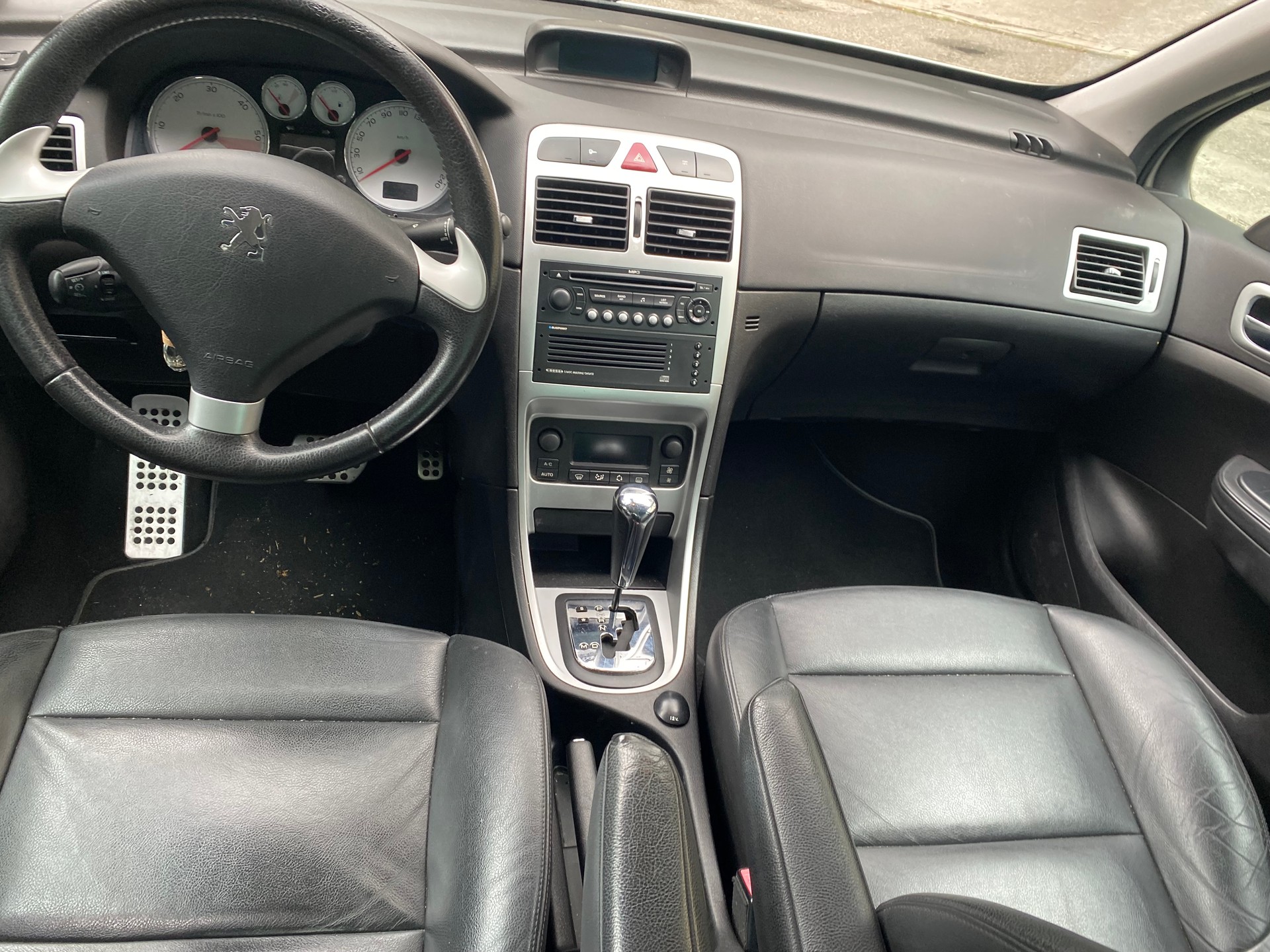 PEUGEOT 307 SW 2.0 HDI Premium-image-4