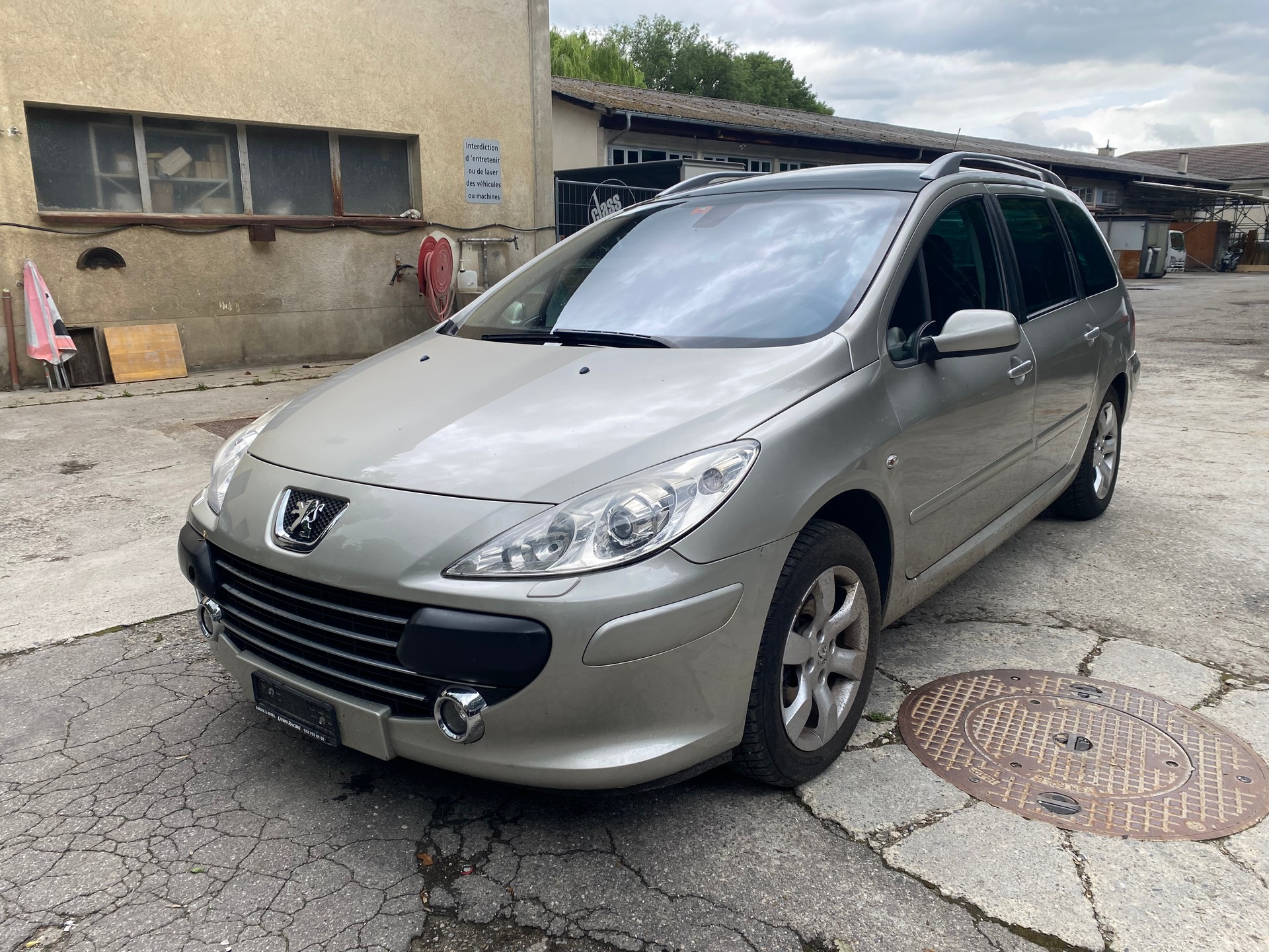 PEUGEOT 307 SW 2.0 HDI Premium-image-1