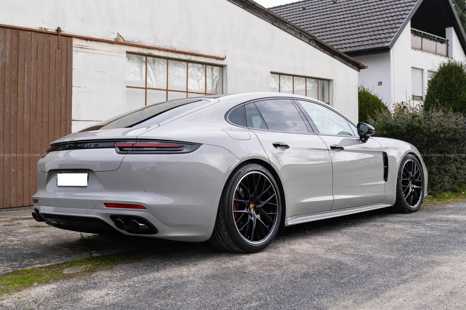 PORSCHE Panamera GTS PDK Carbon-showroom-element-1
