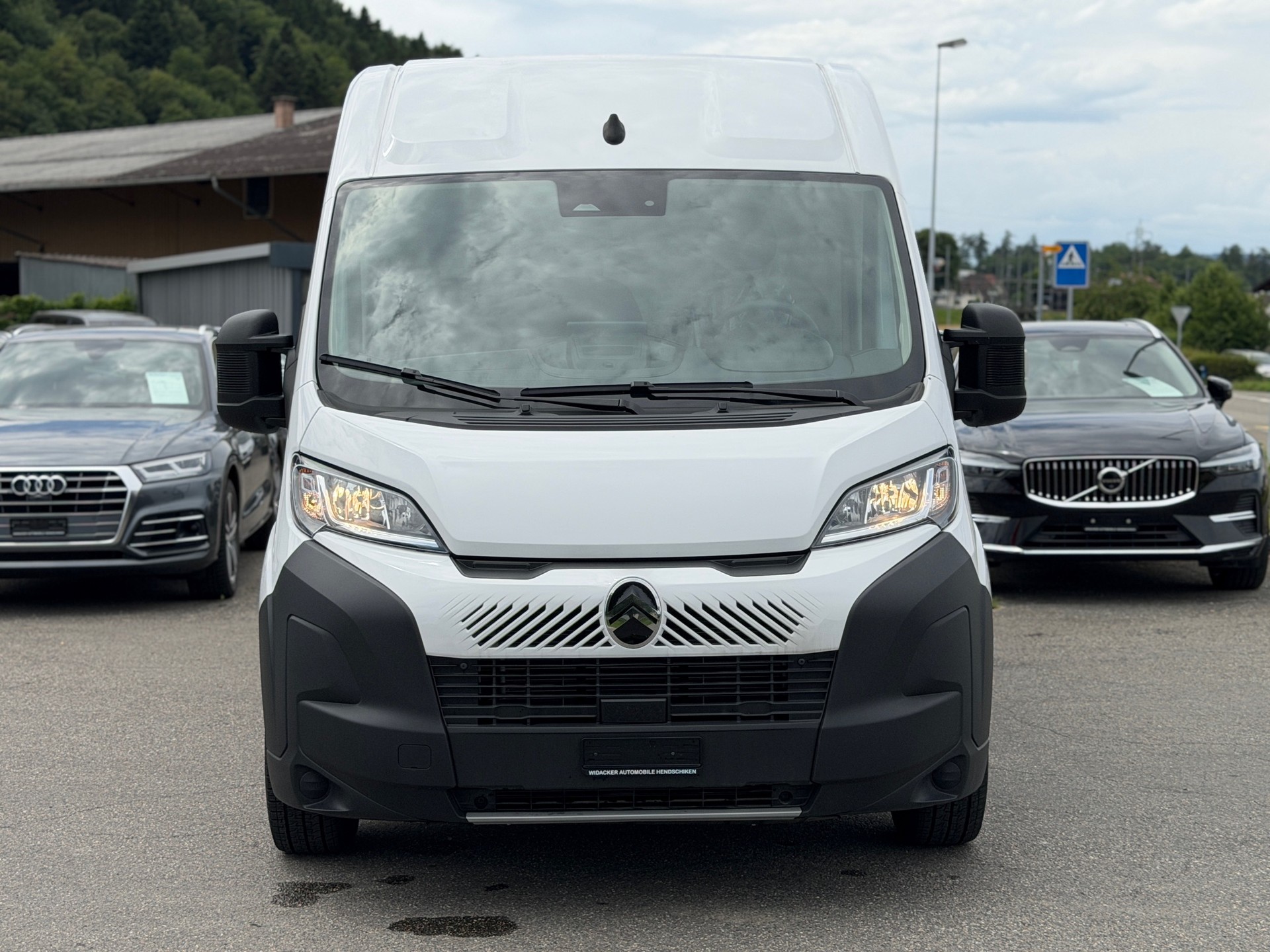 CITROEN Jumper 33 2.2 BlueHDi 140 L2H2-image-1