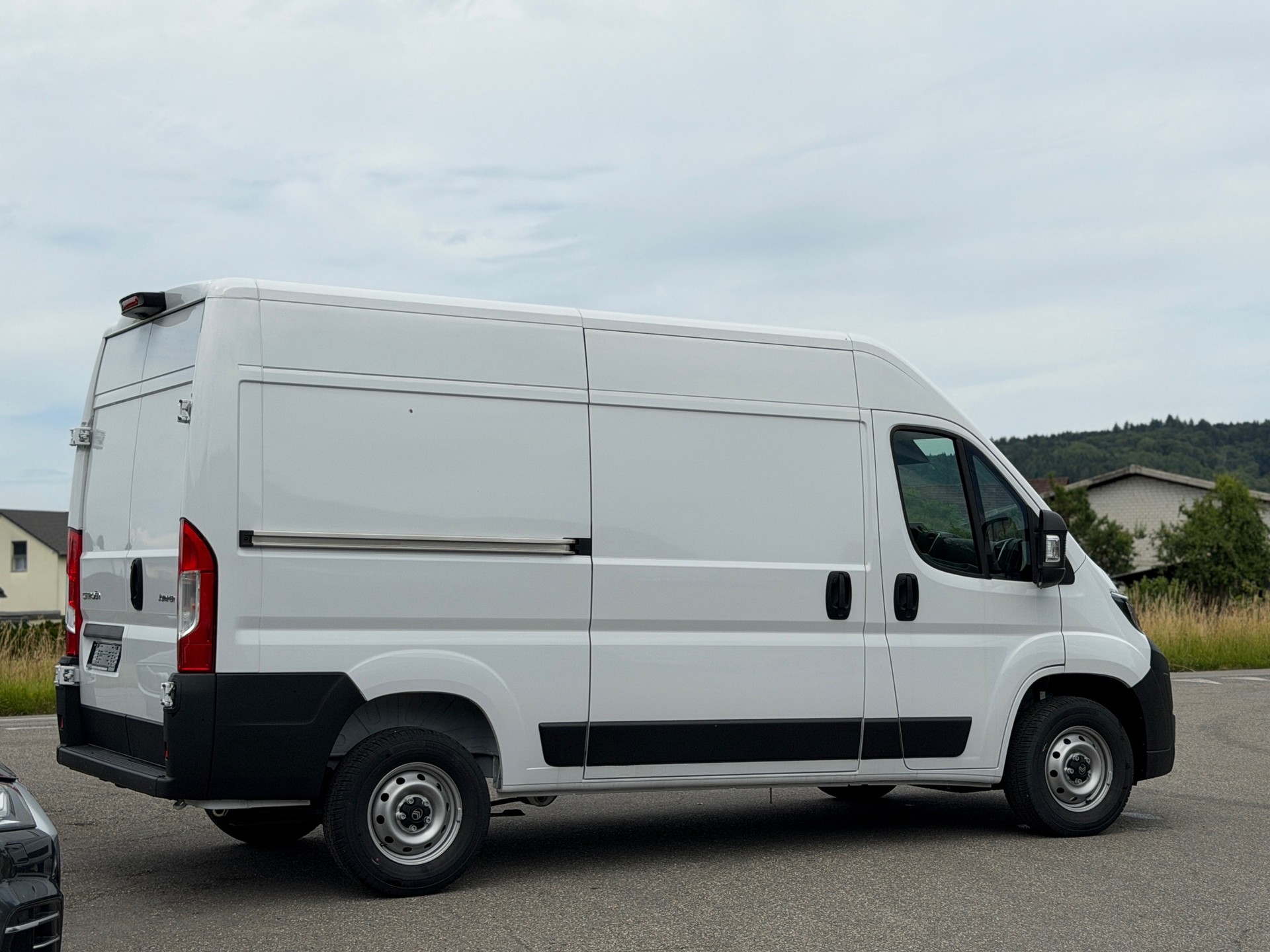 CITROEN Jumper 33 2.2 BlueHDi 140 L2H2-image-3