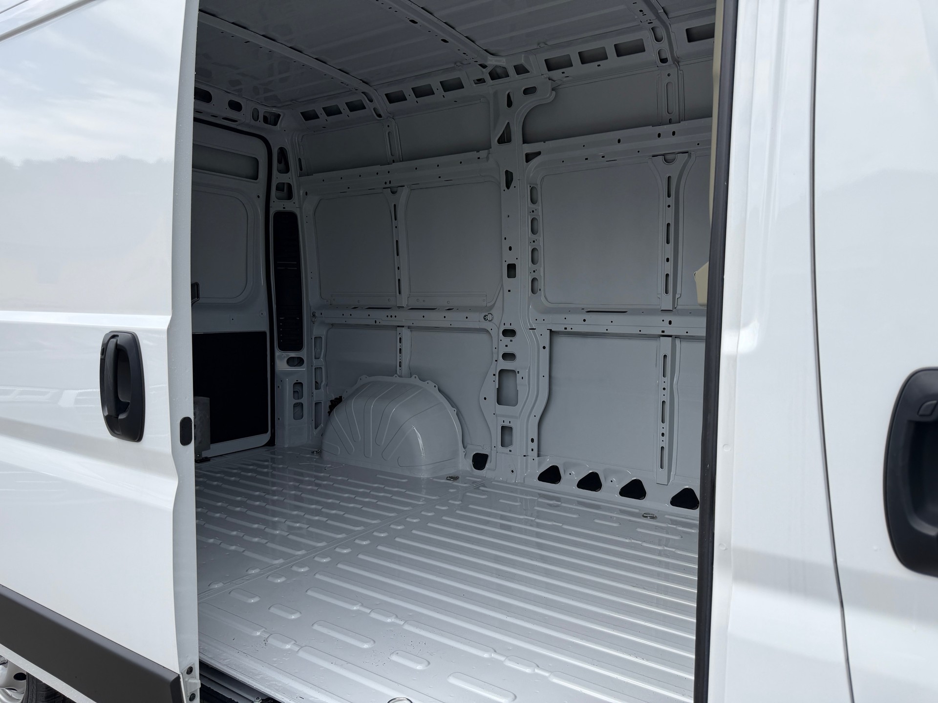 CITROEN Jumper 33 2.2 BlueHDi 140 L2H2-image-9