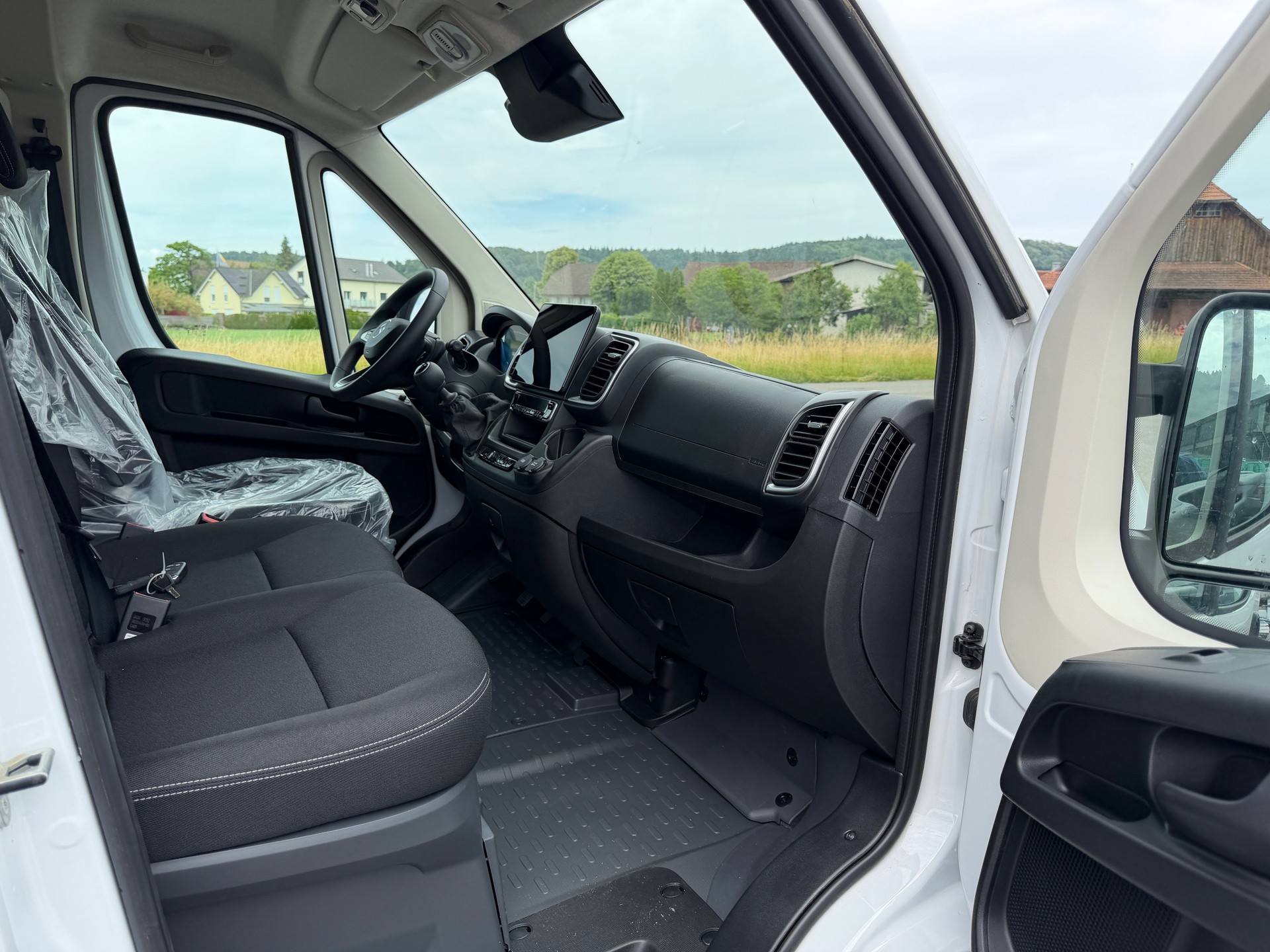 CITROEN Jumper 33 2.2 BlueHDi 140 L2H2-image-6