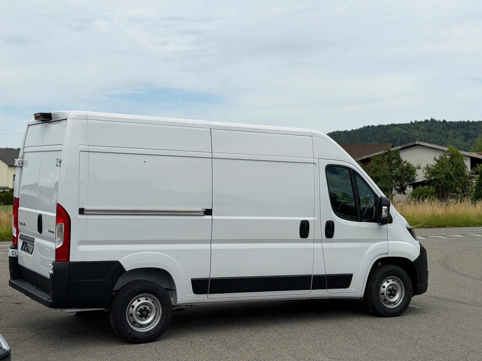 CITROEN Jumper 33 2.2 BlueHDi 140 L2H2-image-14