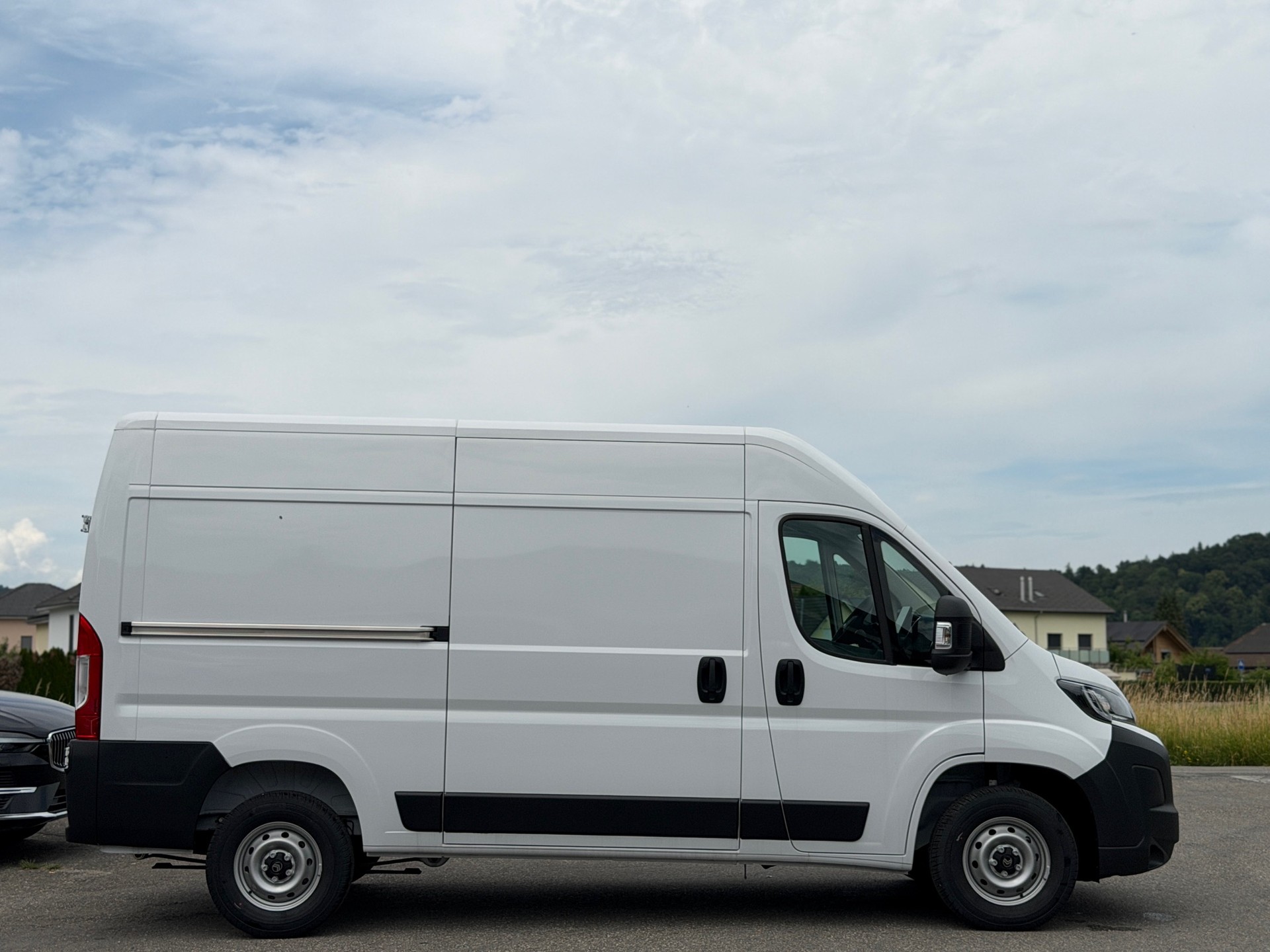 CITROEN Jumper 33 2.2 BlueHDi 140 L2H2-image-11