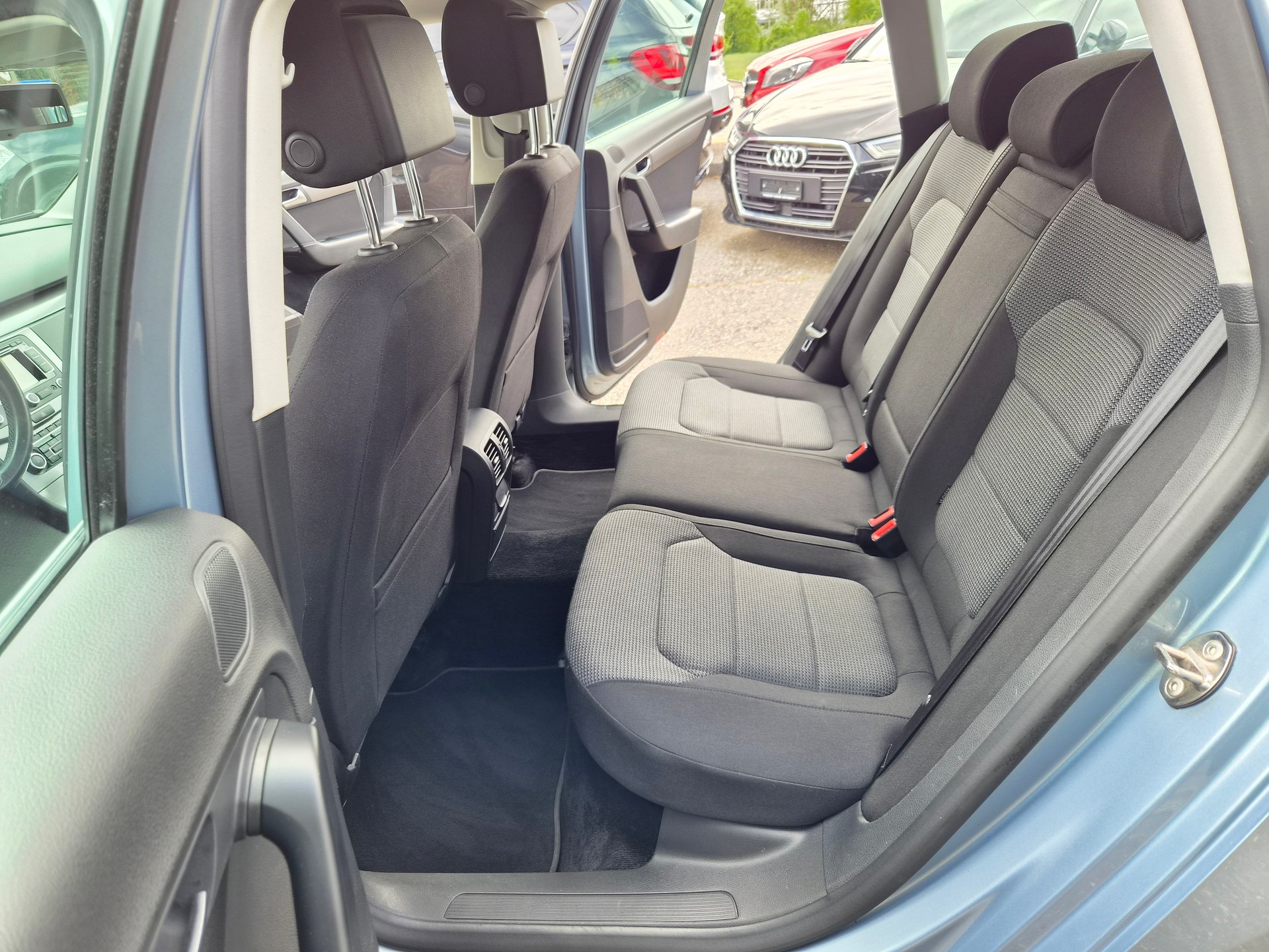 VW Passat Variant 2.0 TDI BMT Comfortline DSG-image-8