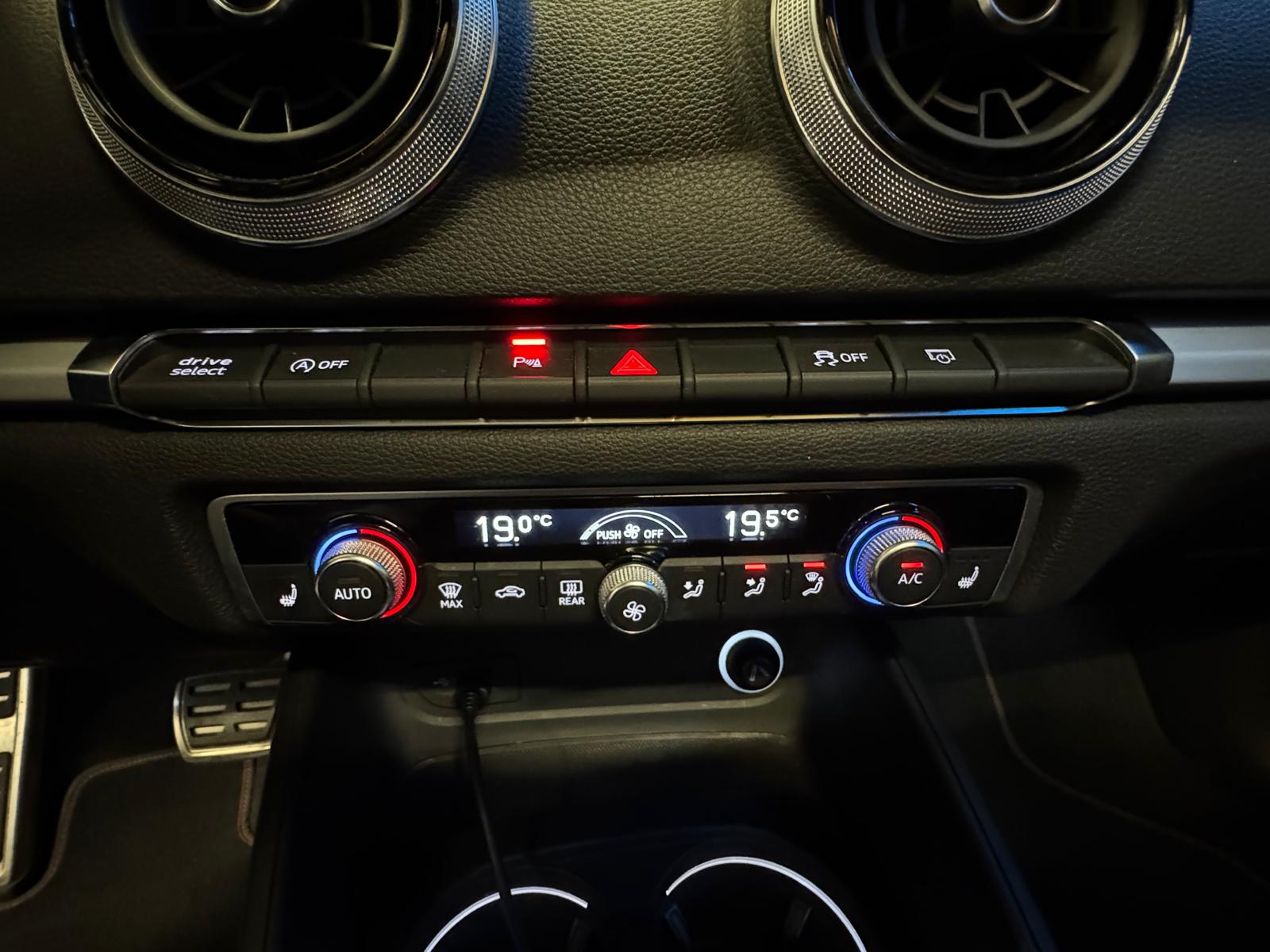 AUDI S3 Sportback 2.0 TFSI quattro S-tronic-image-25
