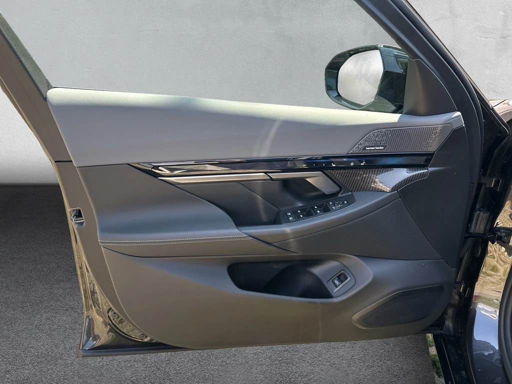 BMW i5 M60 xDrive M Sport Pro **Action de leasing à 0.9%** À vendre-image-16