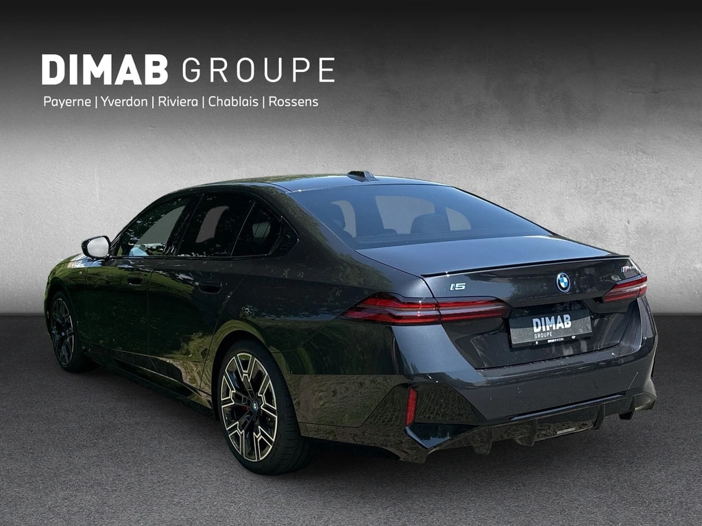 BMW i5 M60 xDrive M Sport Pro **Action de leasing à 0.9%** À vendre-image-2