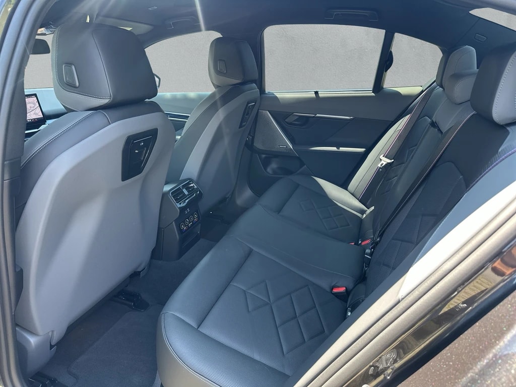 BMW i5 M60 xDrive M Sport Pro **Action de leasing à 0.9%** À vendre-image-11