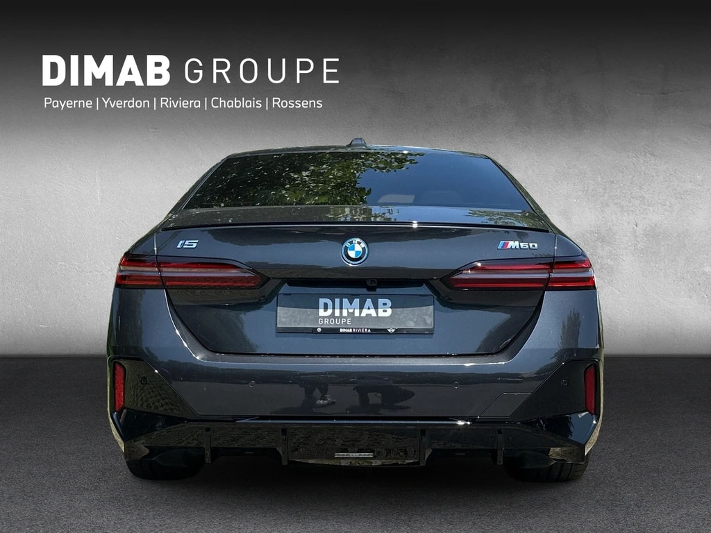 BMW i5 M60 xDrive M Sport Pro **Action de leasing à 0.9%** À vendre-image-3