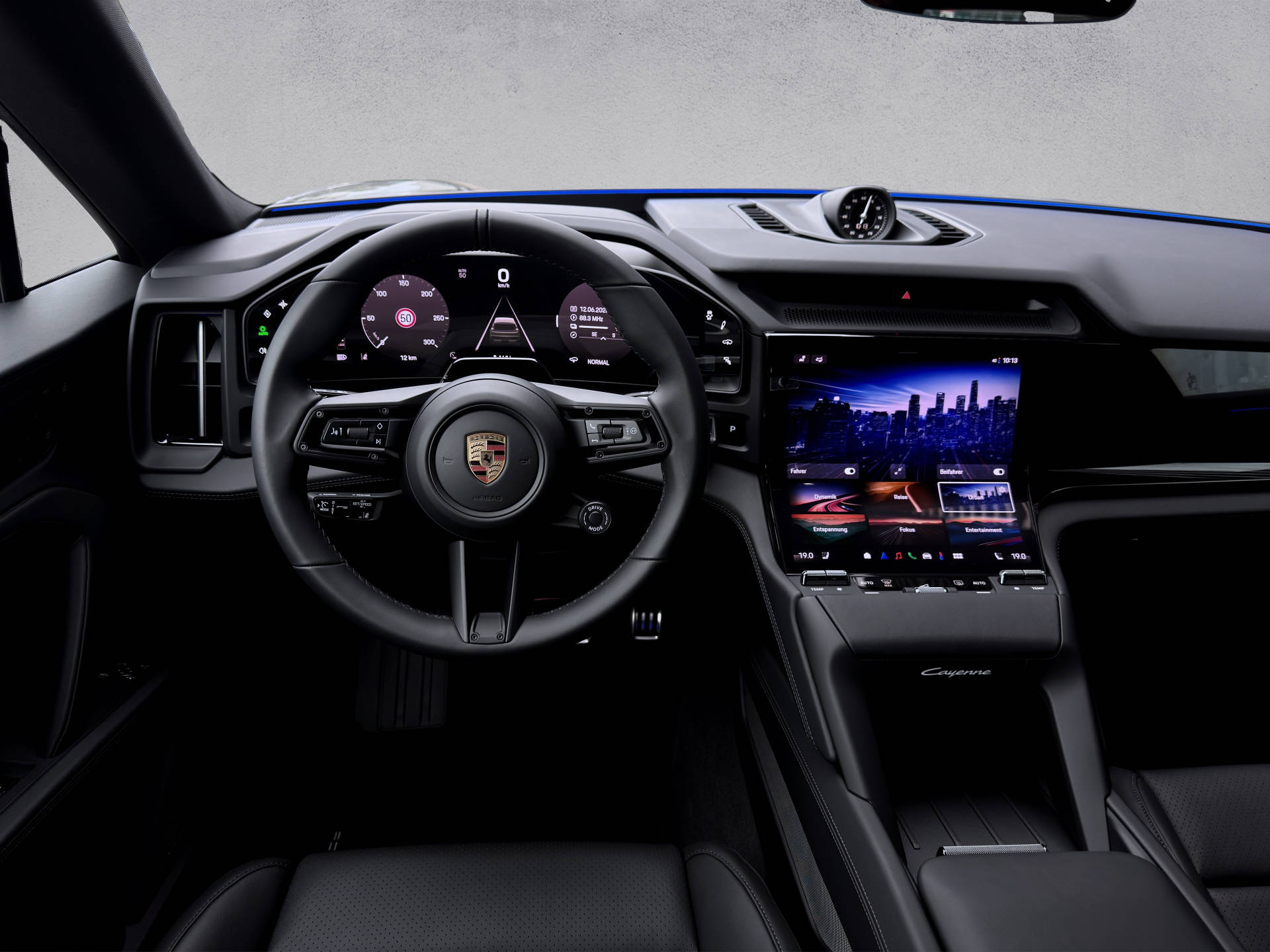PORSCHE Cayenne S Electric-image-6