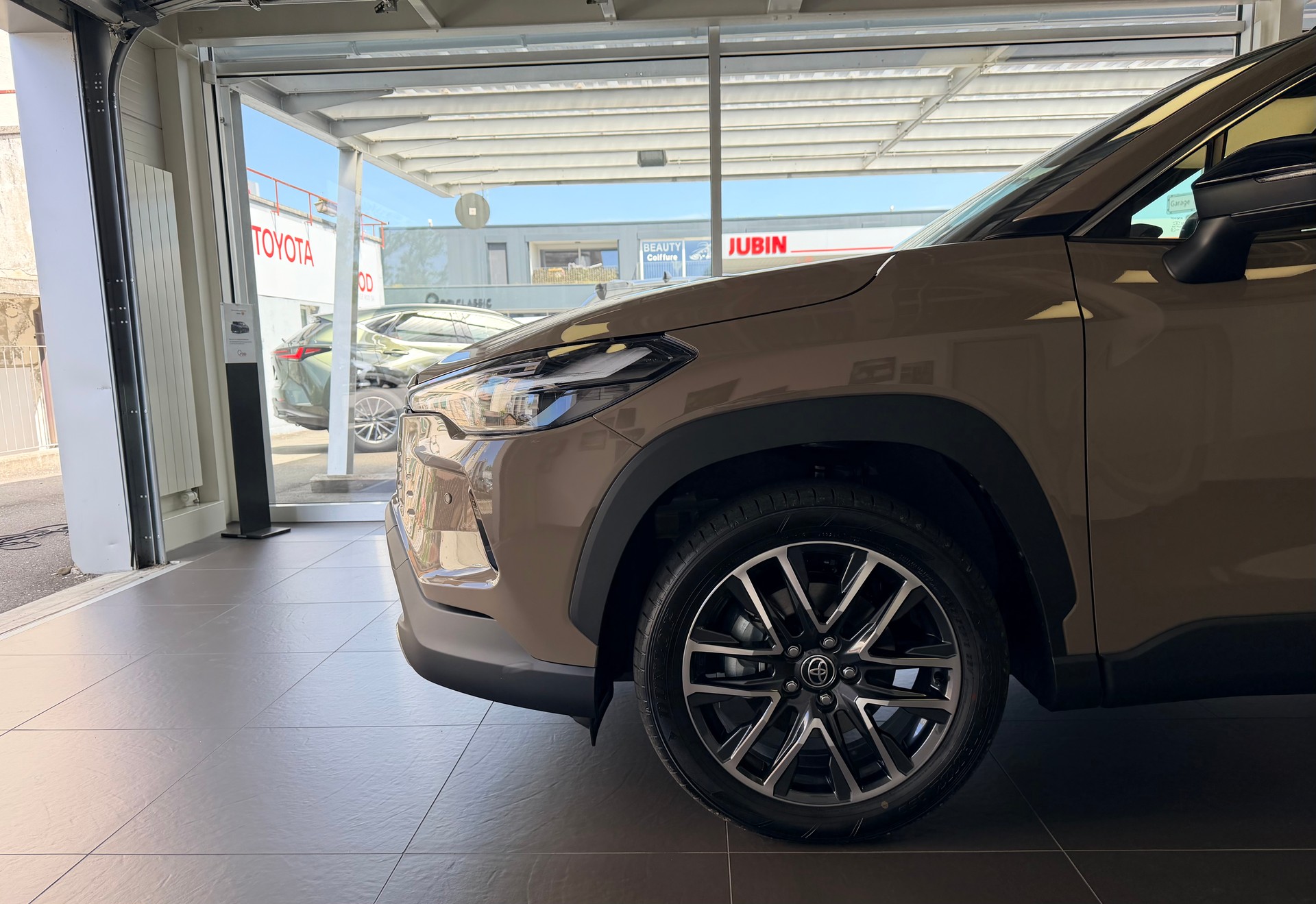 TOYOTA Corolla Cross 1.8 Trend e-CVT-image-5