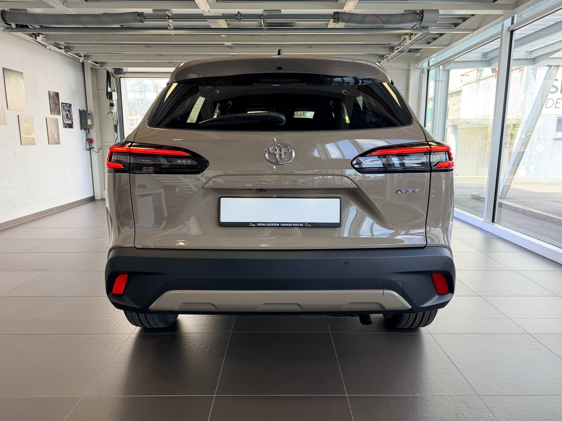 TOYOTA Corolla Cross 1.8 Trend e-CVT-image-4