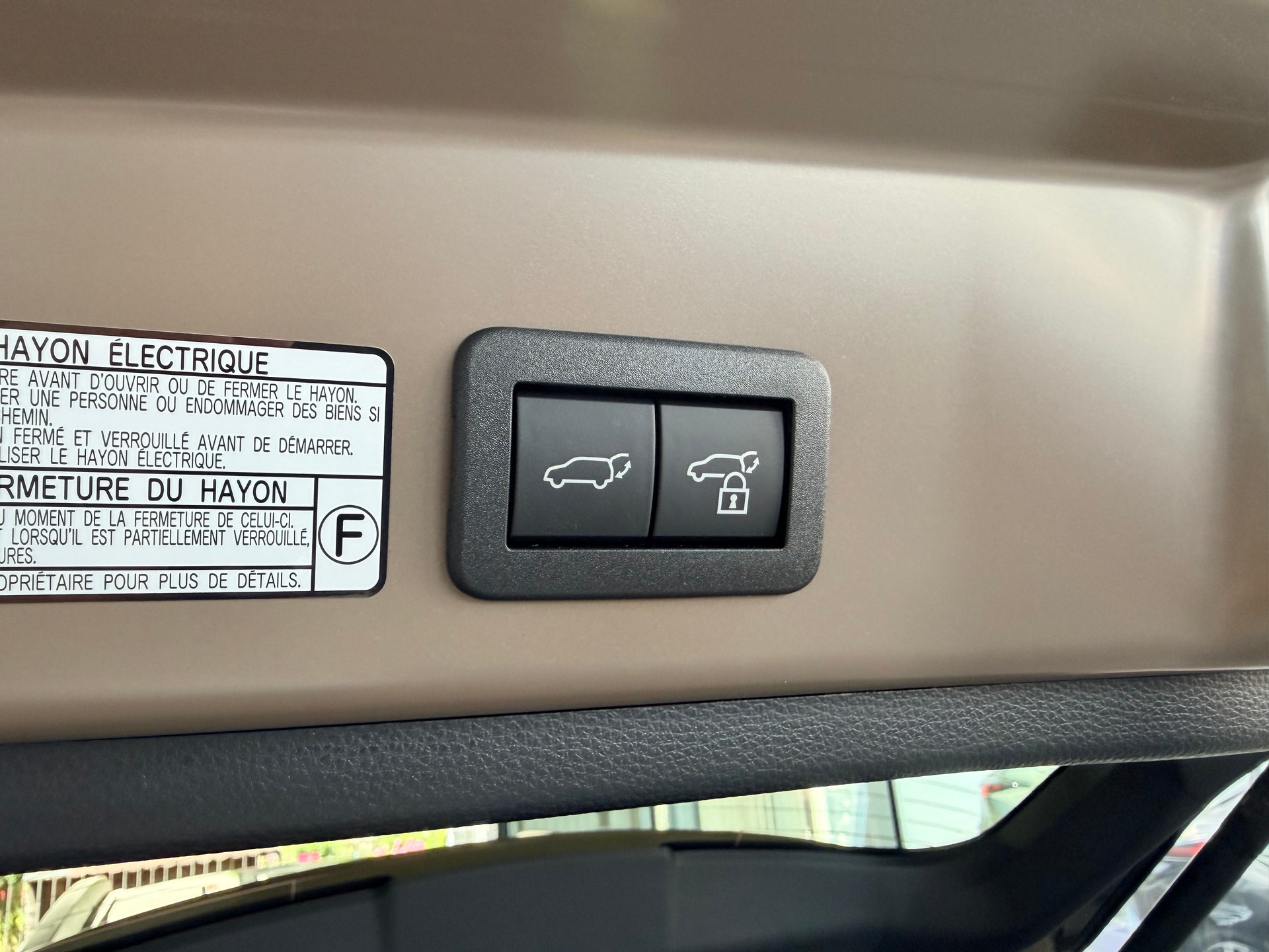 TOYOTA Corolla Cross 1.8 Trend e-CVT-image-10