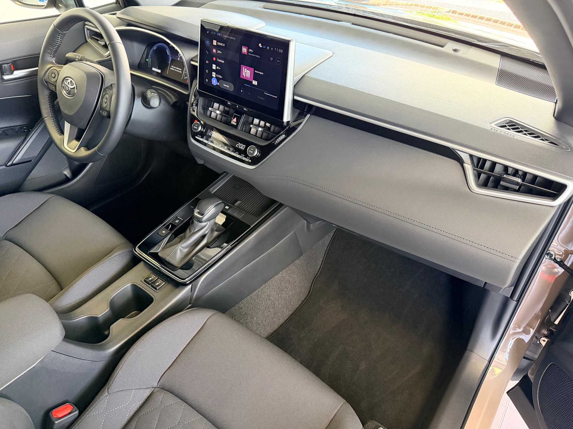 TOYOTA Corolla Cross 1.8 Trend e-CVT-image-12