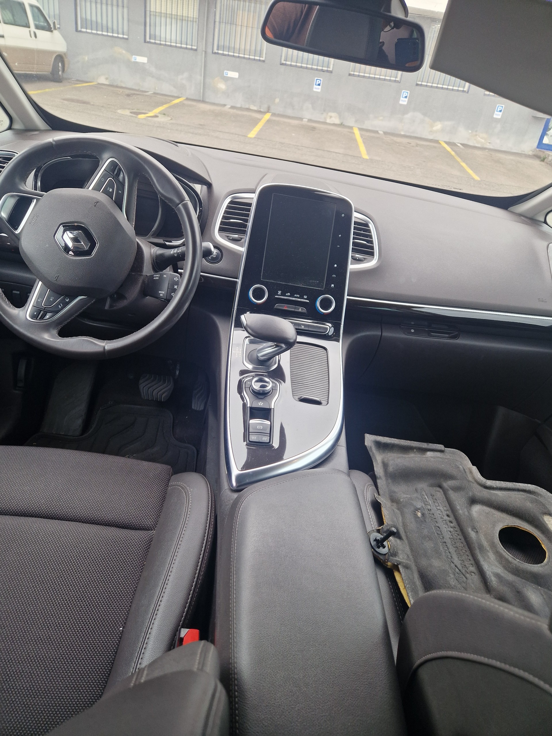 RENAULT Espace 1.6 dCi Initiale Paris EDC-image-8