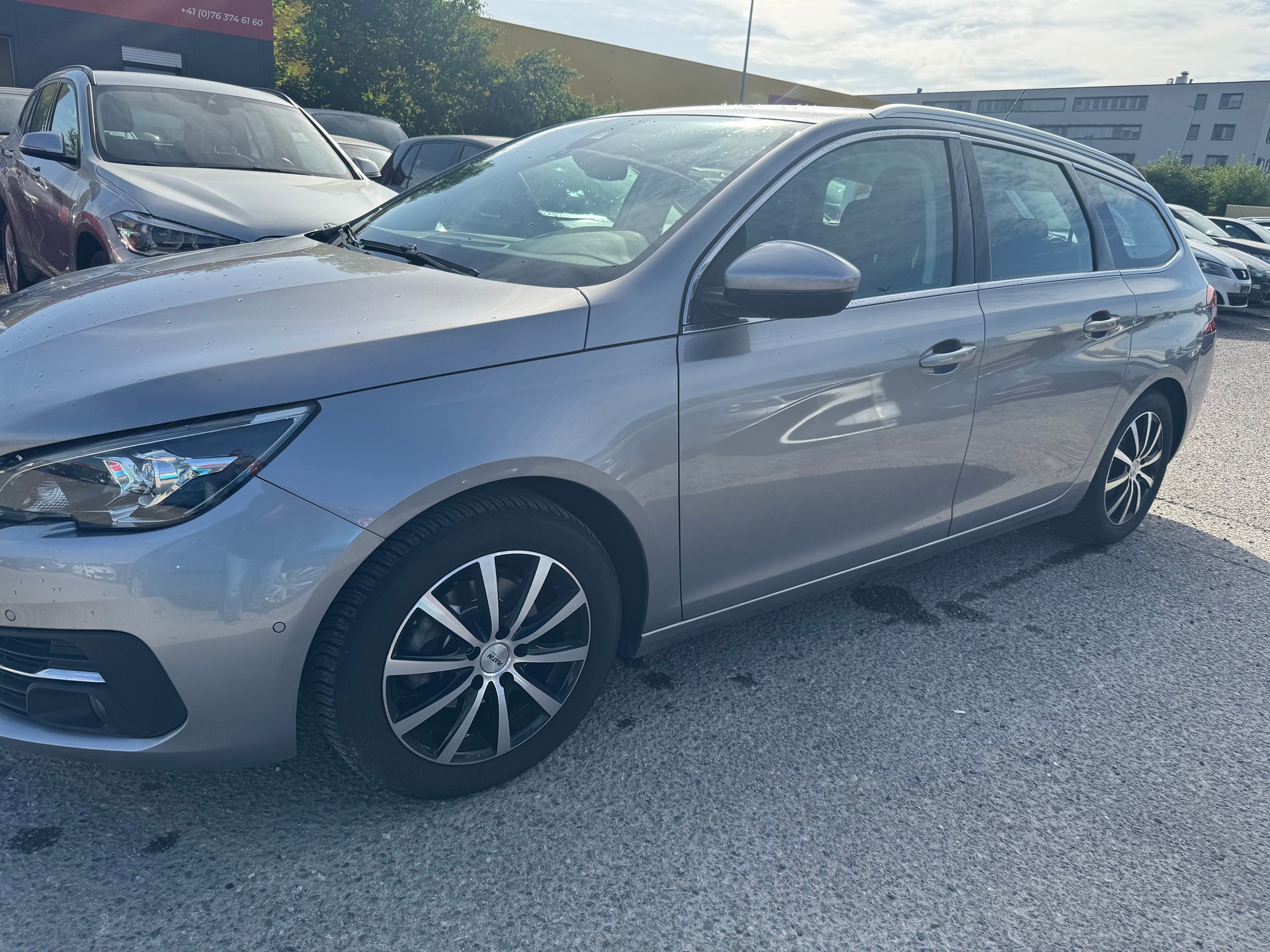 PEUGEOT 308 SW 1.5 BlueHDI Tech Edition EAT8-image-2