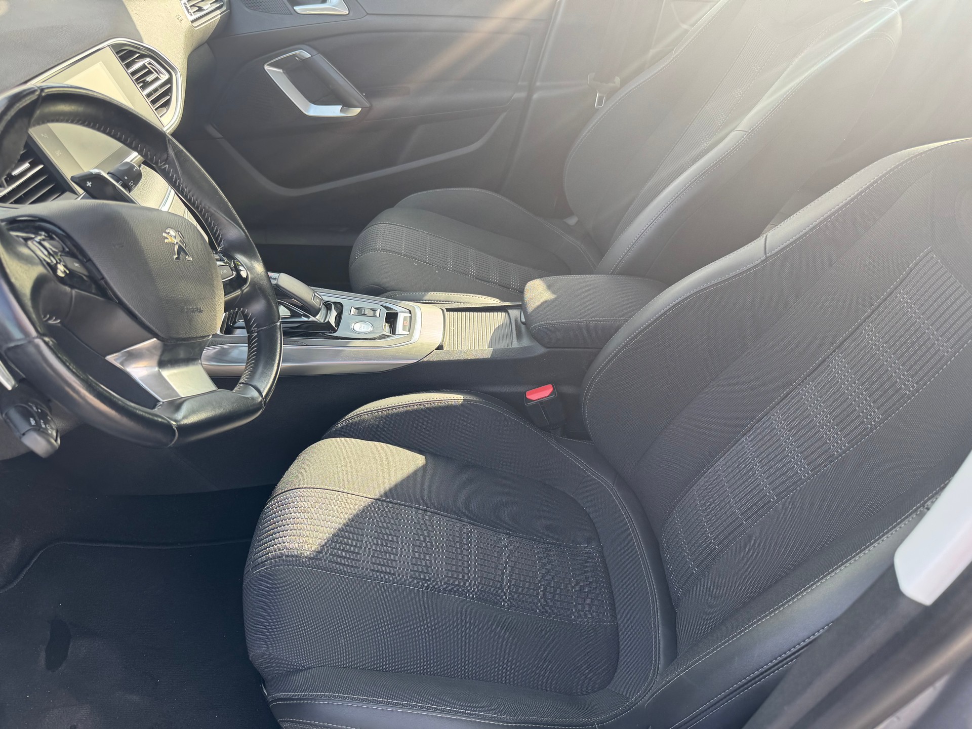 PEUGEOT 308 SW 1.5 BlueHDI Tech Edition EAT8-image-7