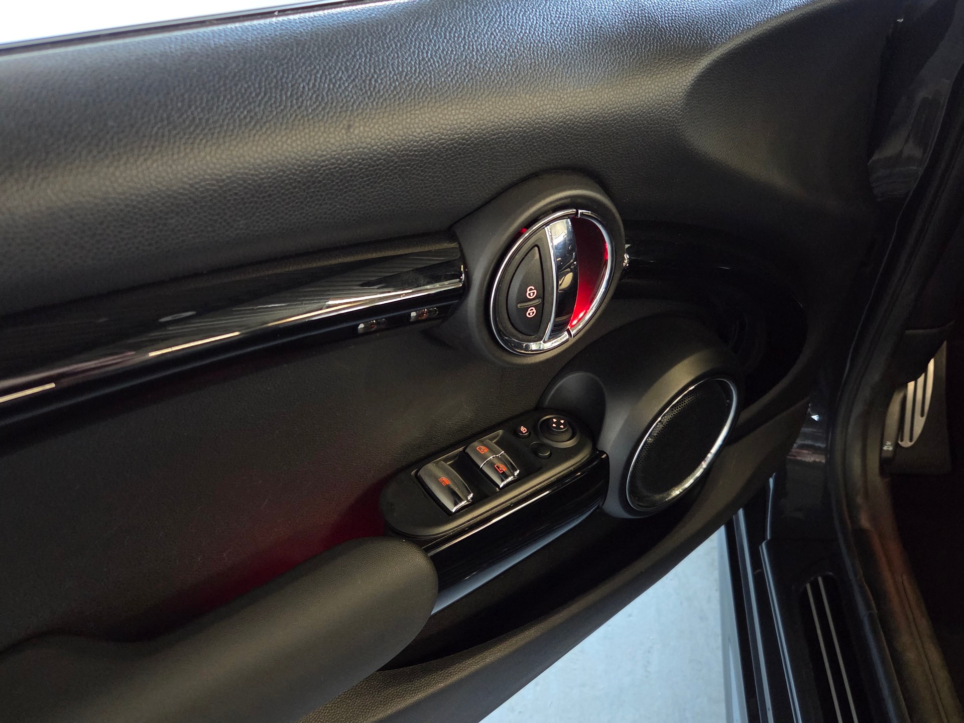 MINI Cabrio F57 2.0i Cooper S SDKG-image-22