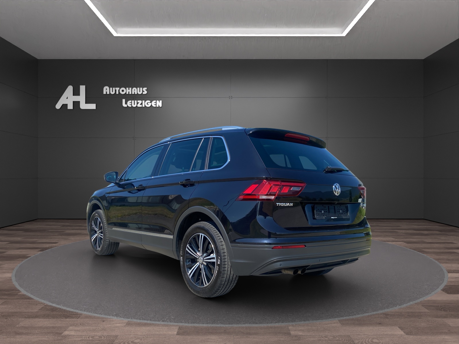 VW Tiguan 2.0TSI Comfortline 4Motion DSG-image-2