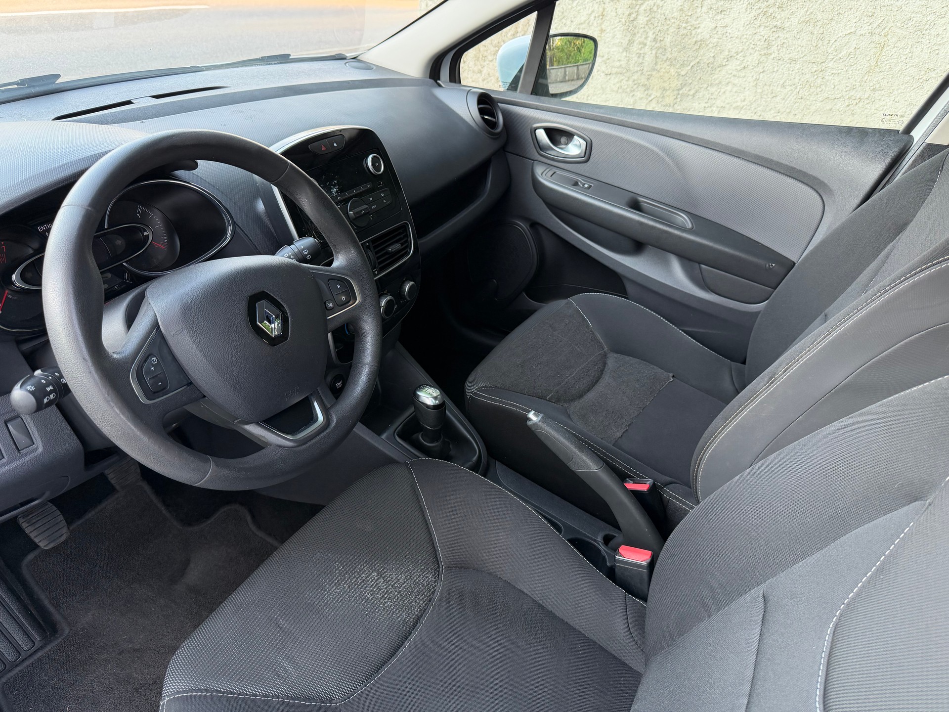 RENAULT Clio 1.2 16V Life / Service gepflegt / 36 Monate Garantie exklusive / Tempomat / 8 Fach-image-10