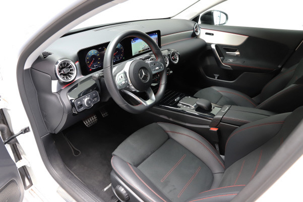 MERCEDES-BENZ A 250 AMG Line-image-7