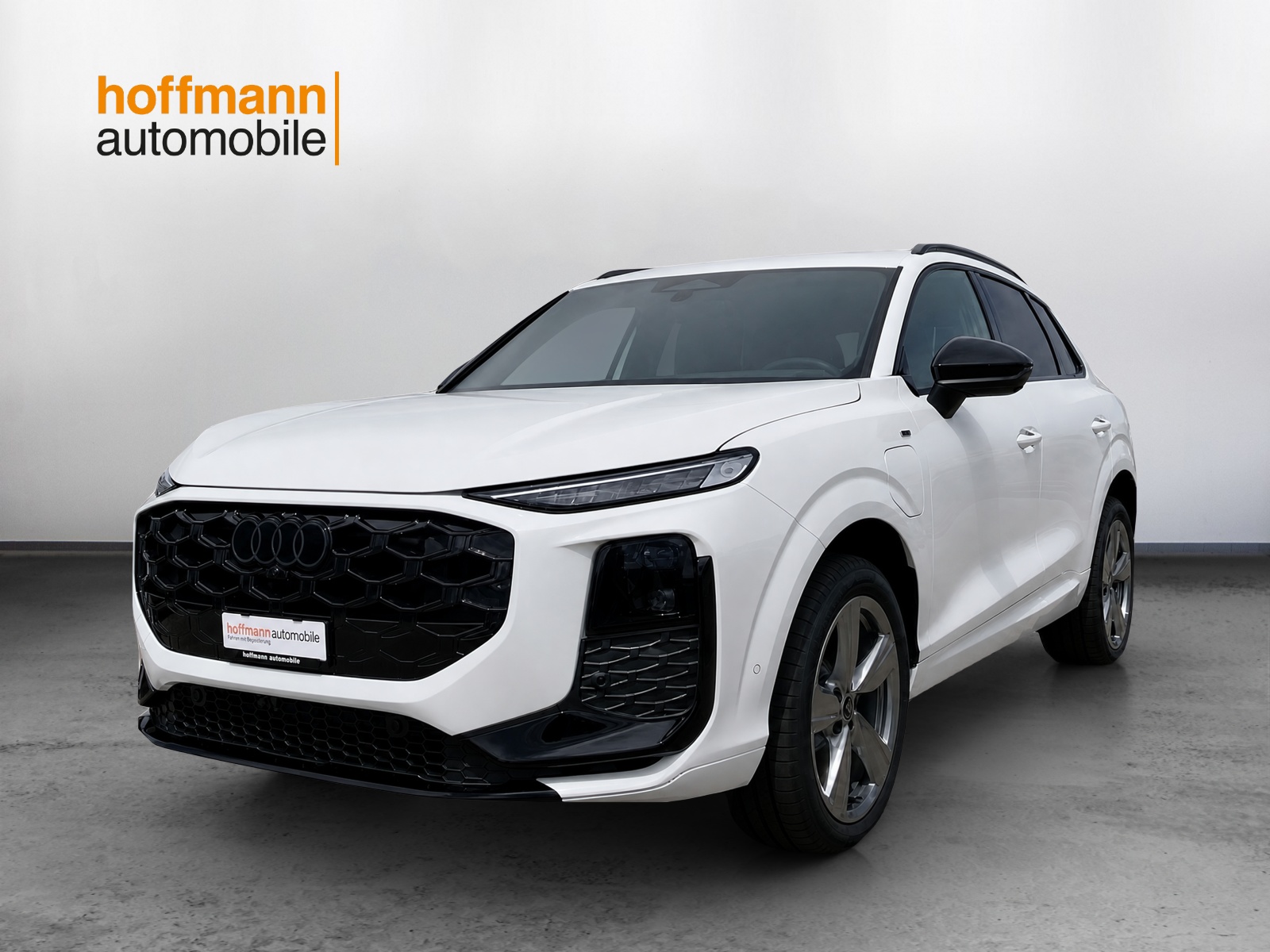 AUDI Q3 SUV e-hybrid 200 kW S tronig-image-0