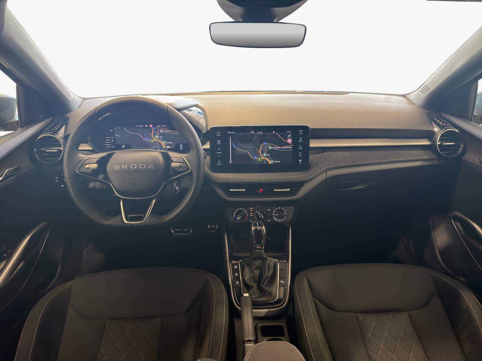 SKODA Fabia 1.0 TSI Dynamic DSG-image-8