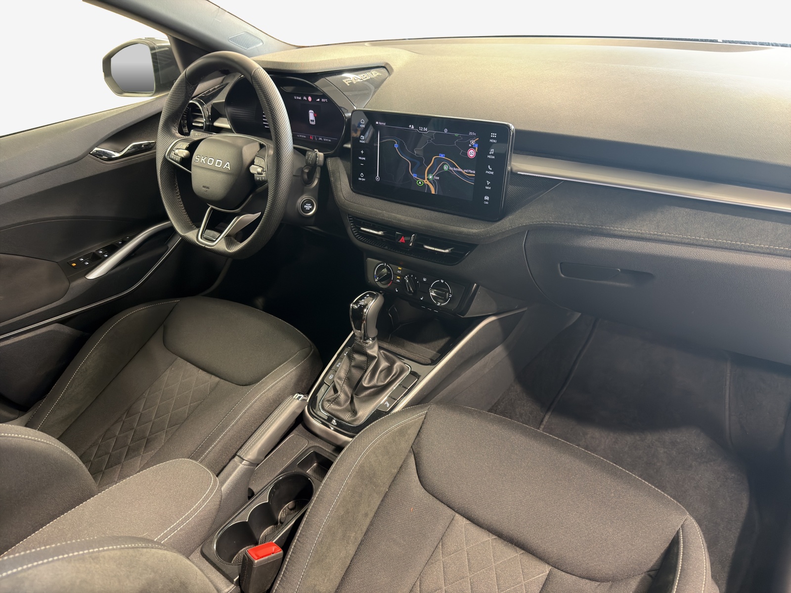 SKODA Fabia 1.0 TSI Dynamic DSG-image-15