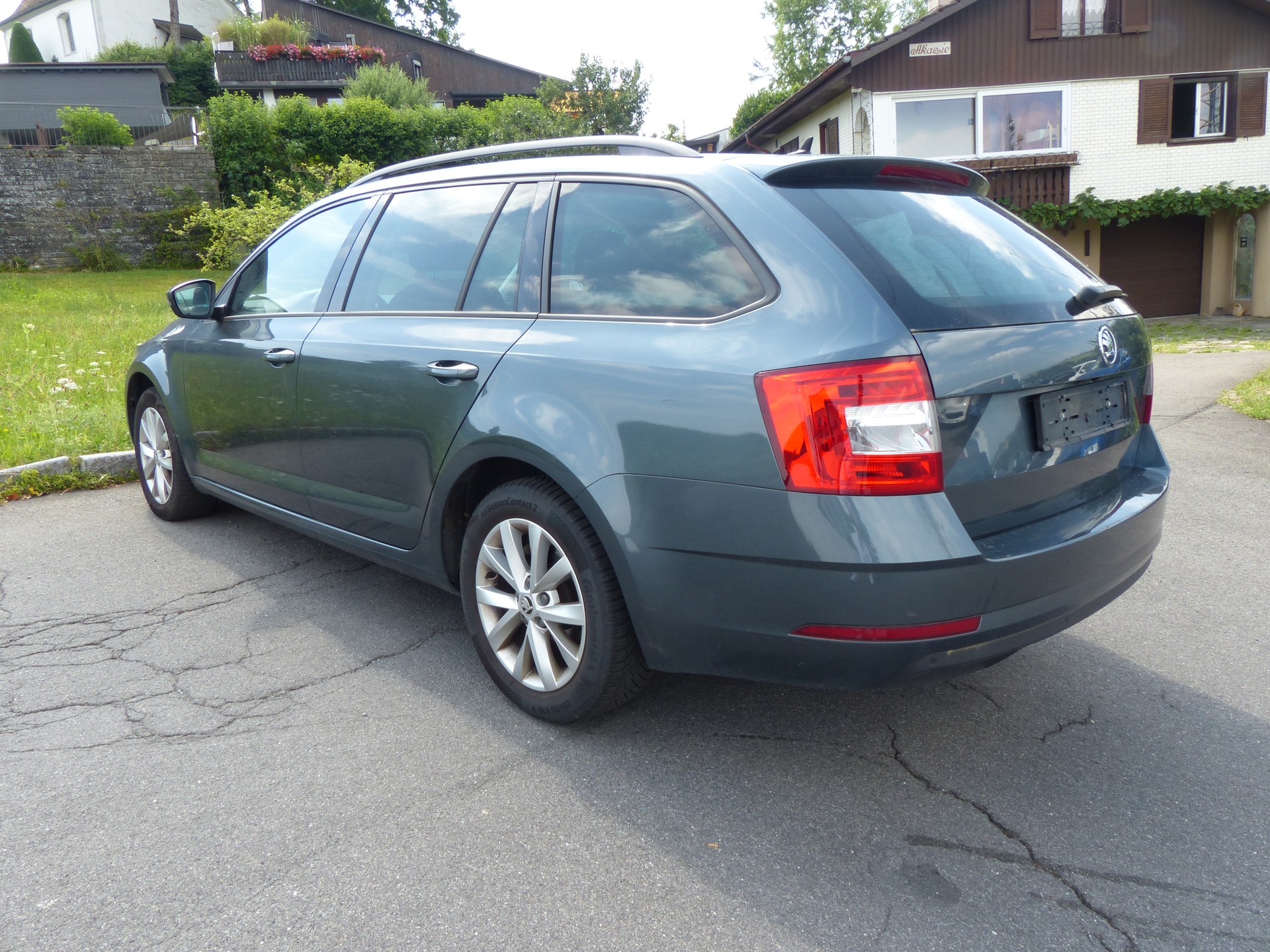 SKODA Octavia Combi 2.0 TDI Style DSG-image-5