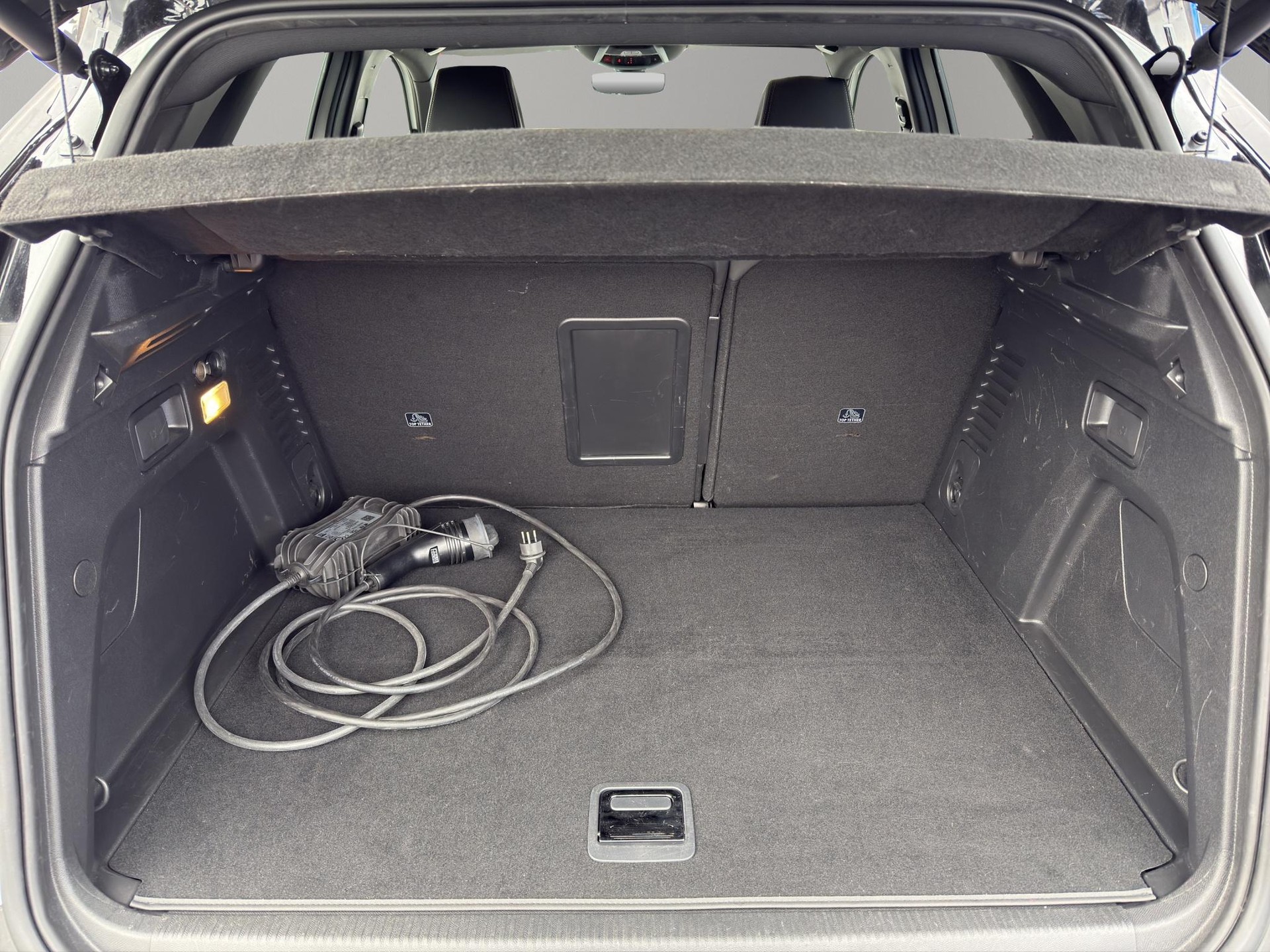 PEUGEOT 3008 1.6 Plug-in Hybrid4 GT Pack-image-8