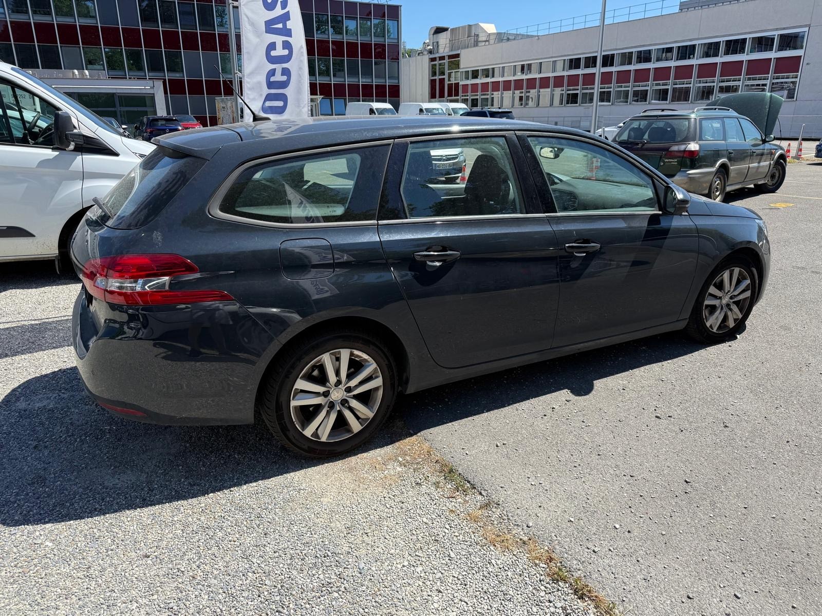 PEUGEOT 308 SW 2.0 BlueHDI Allure EAT6-image-3