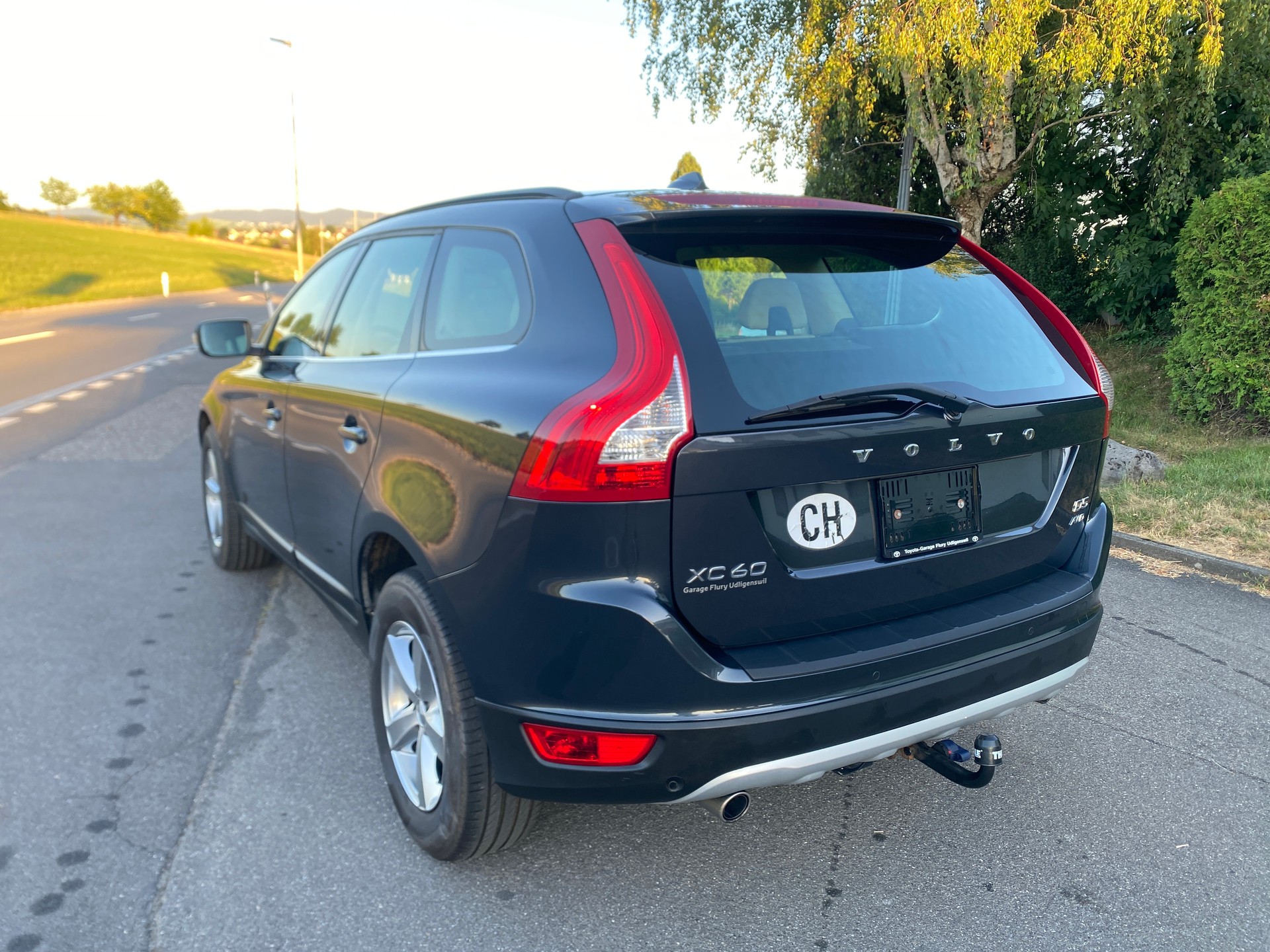 VOLVO XC60 D5 AWD Kinetic Geartronic-image-6