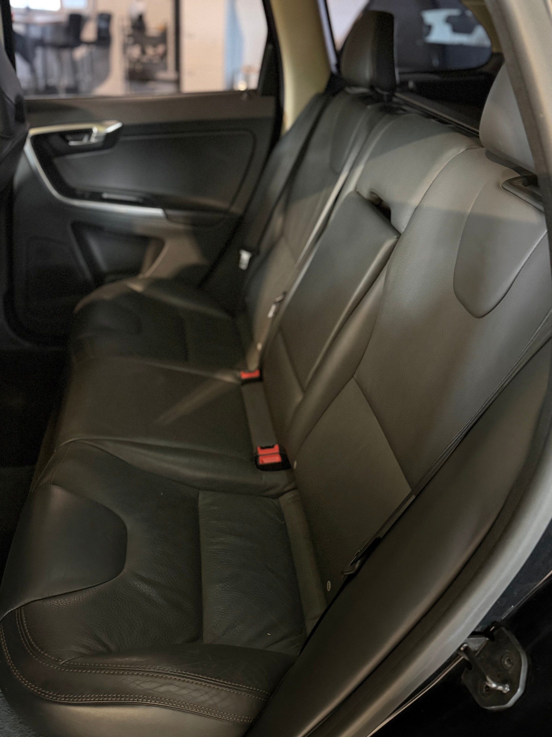 VOLVO PERSONENWAGEN-image-8