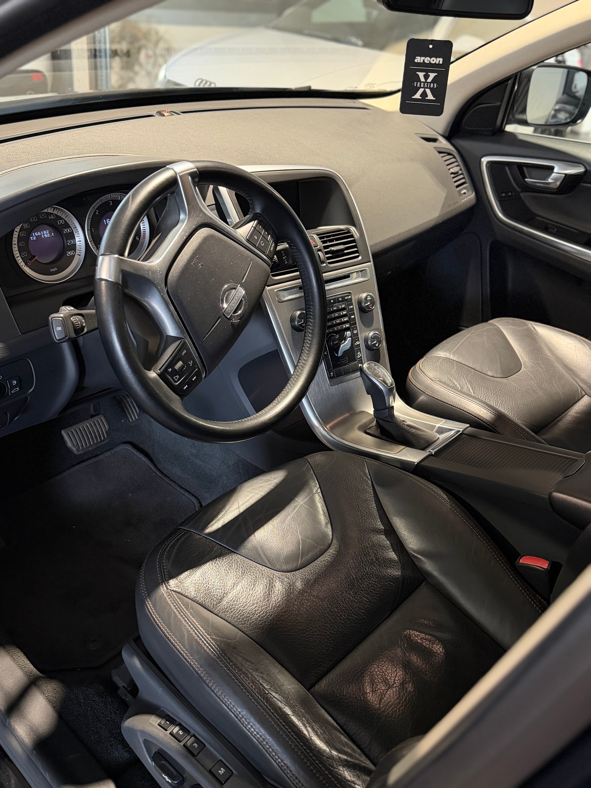VOLVO PERSONENWAGEN-image-6