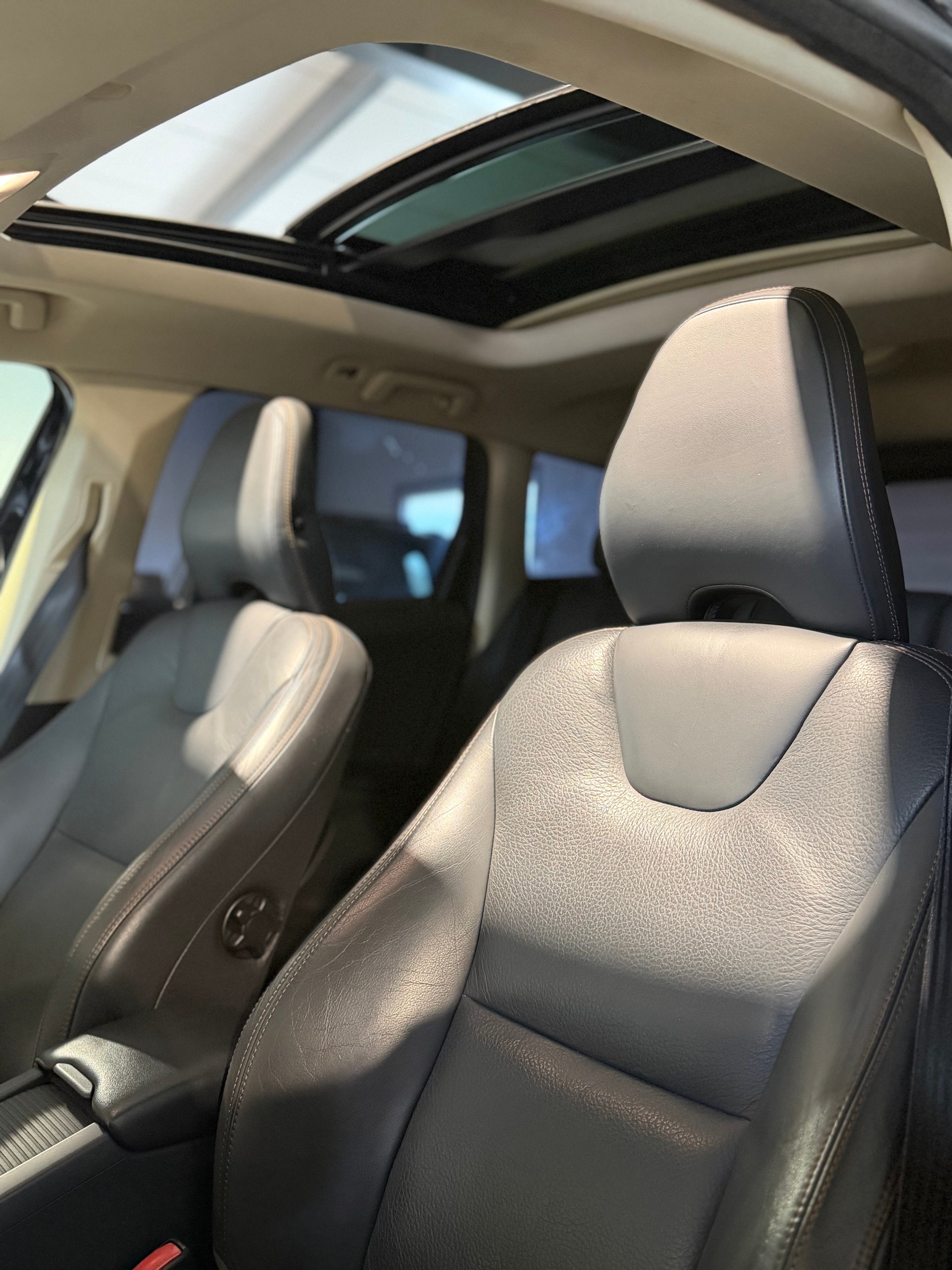 VOLVO PERSONENWAGEN-image-10