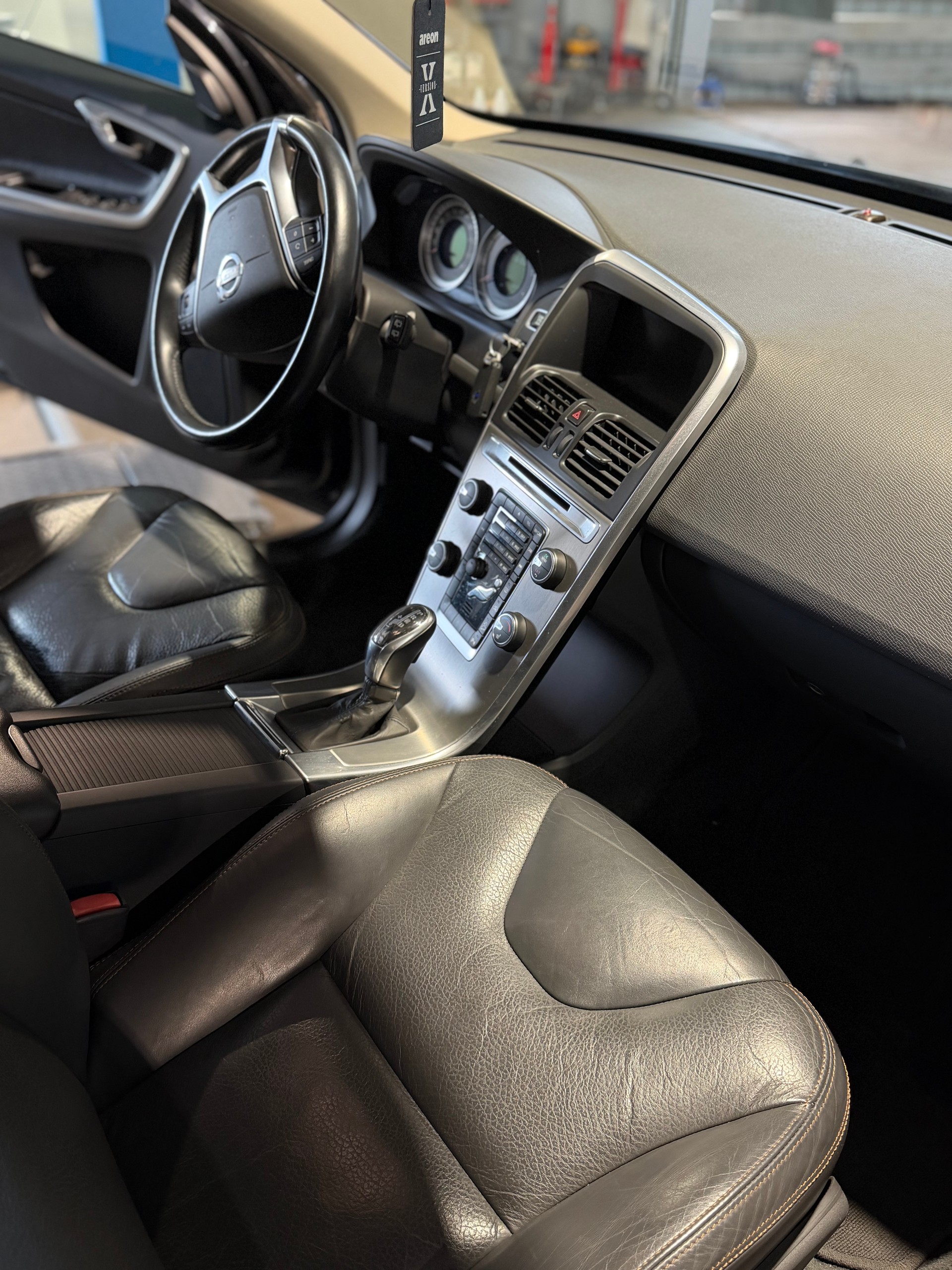 VOLVO PERSONENWAGEN-image-7