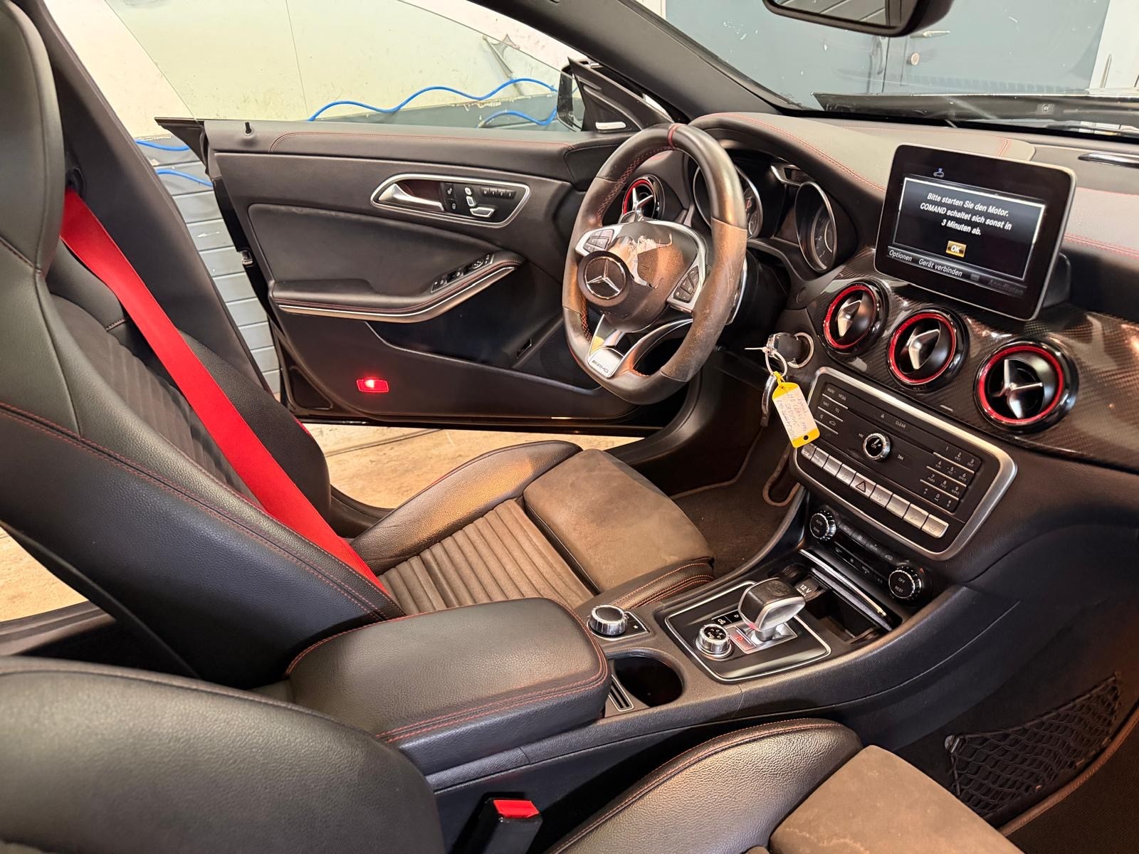 MERCEDES-BENZ CLA 45 AMG 4Matic Speedshift-image-13