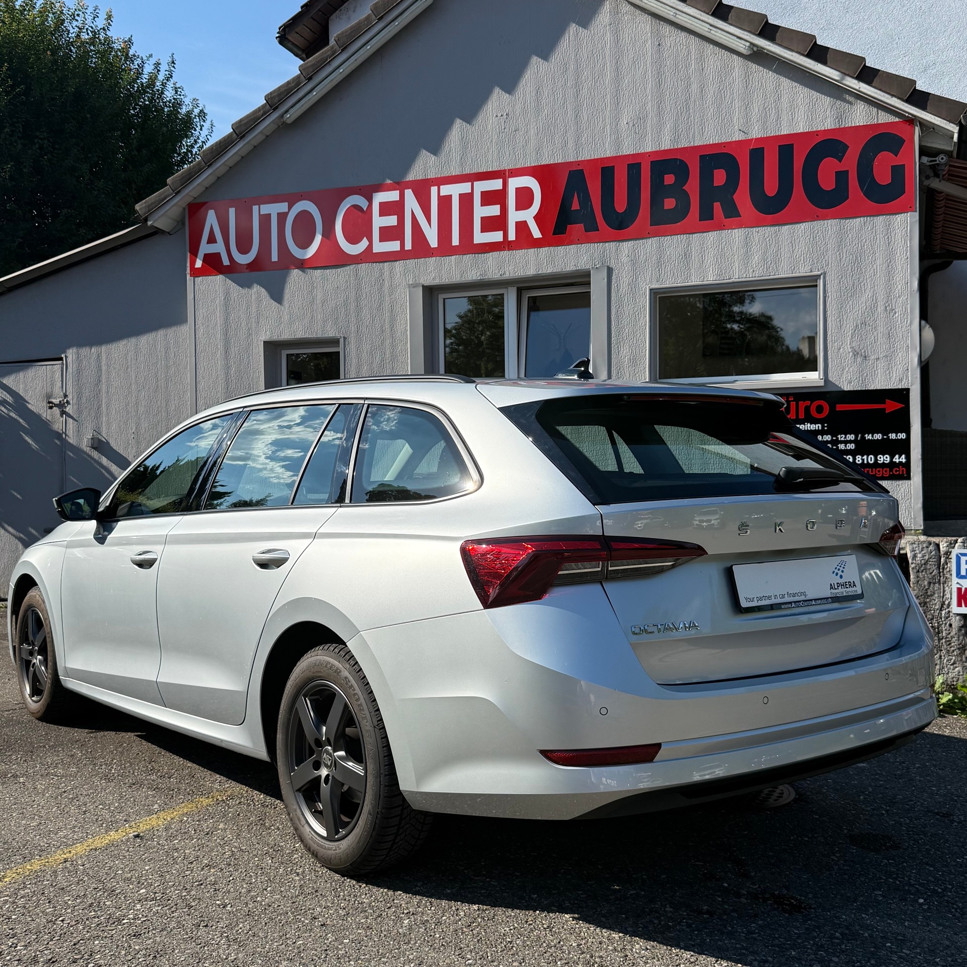 SKODA Octavia Combi 2.0 TDI DSG Ambition-showroom-element-2