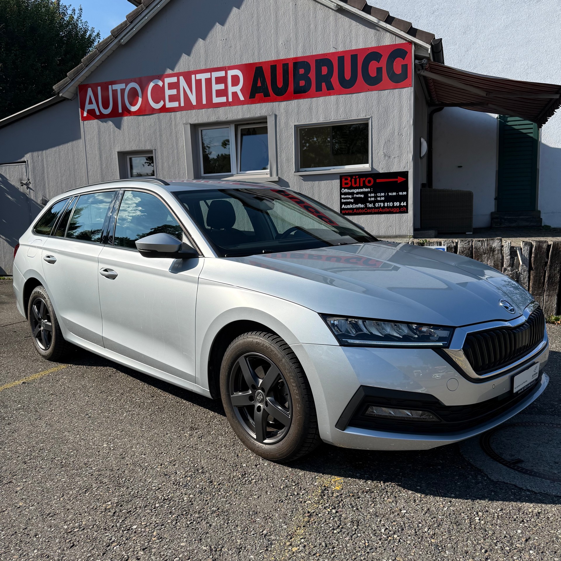 SKODA Octavia Combi 2.0 TDI DSG Ambition-image-9