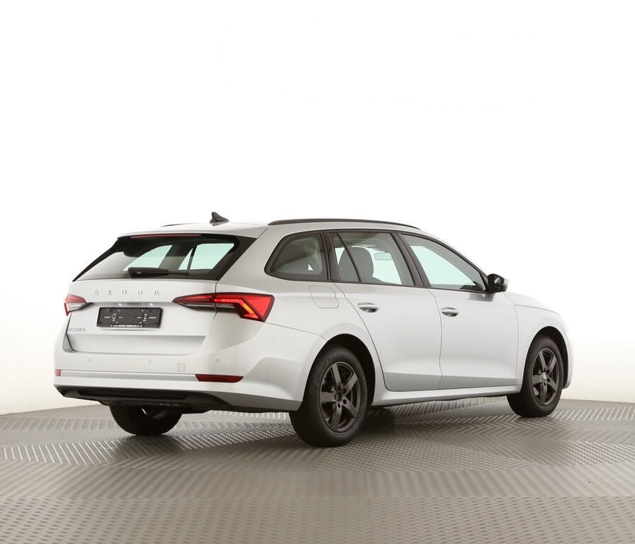 SKODA Octavia Combi 2.0 TDI DSG Ambition-image-2